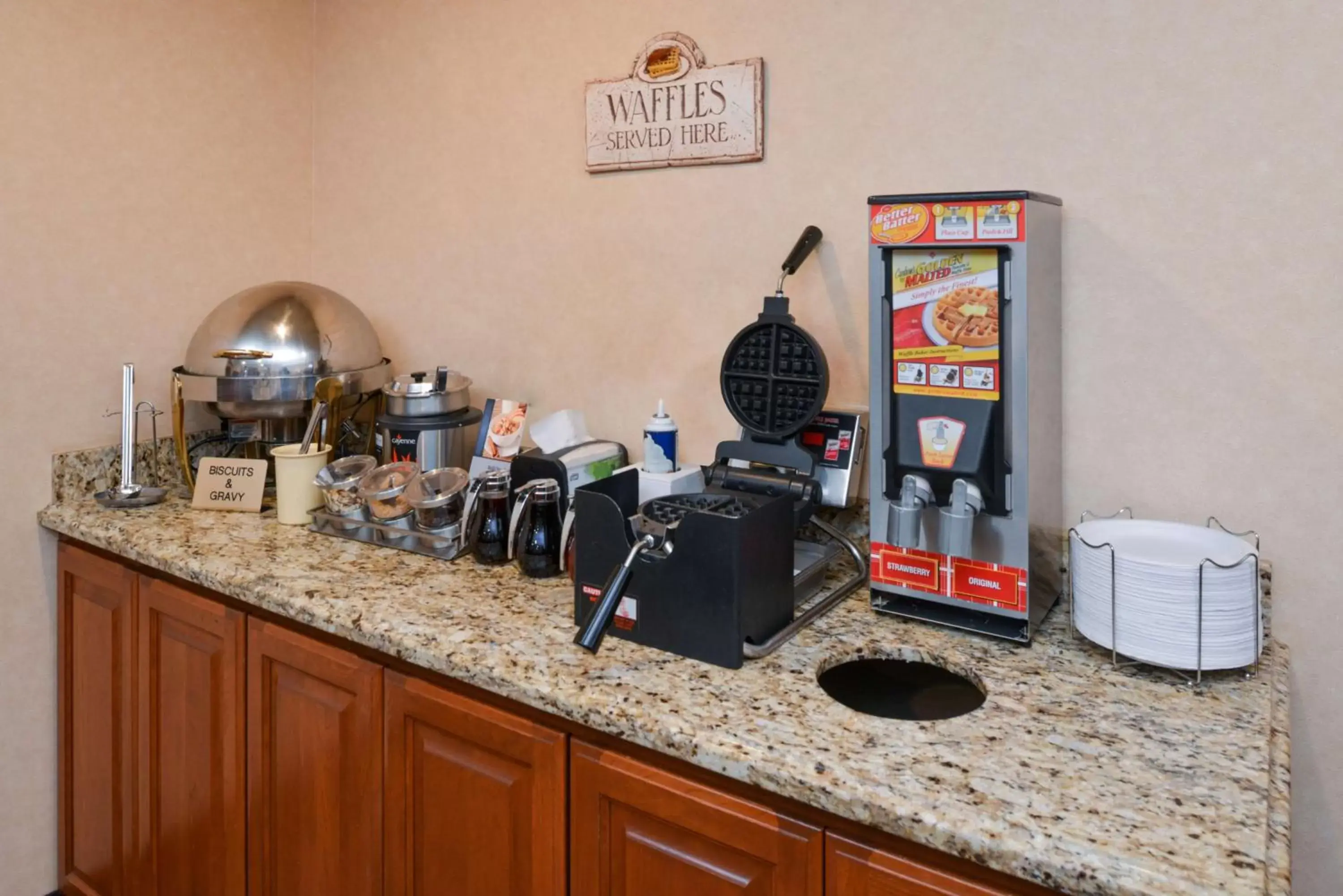 Restaurant/places to eat, Kitchen/Kitchenette in Best Western Pendleton Inn