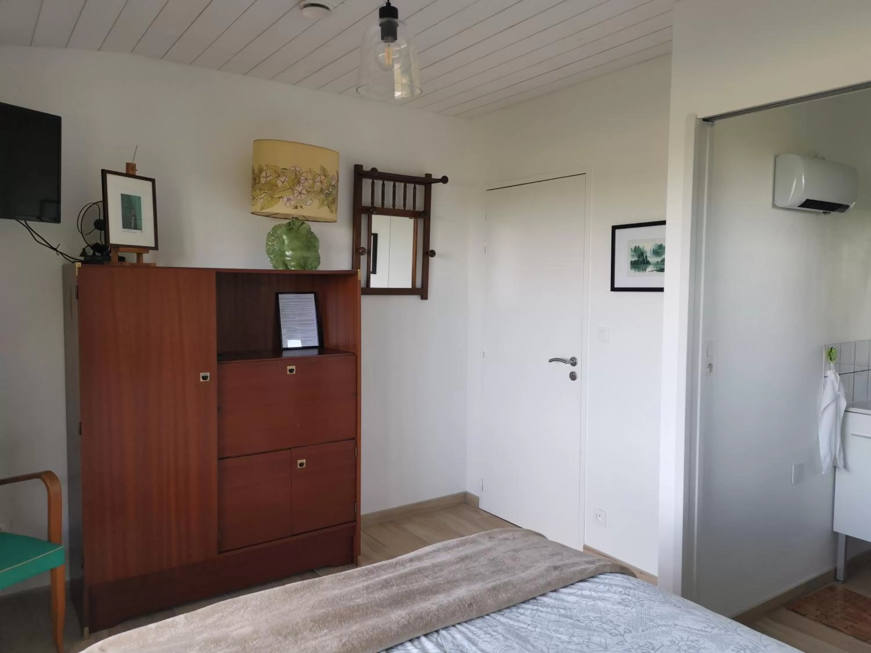 Photo of the whole room, Bed in Le moulin de La Retardière