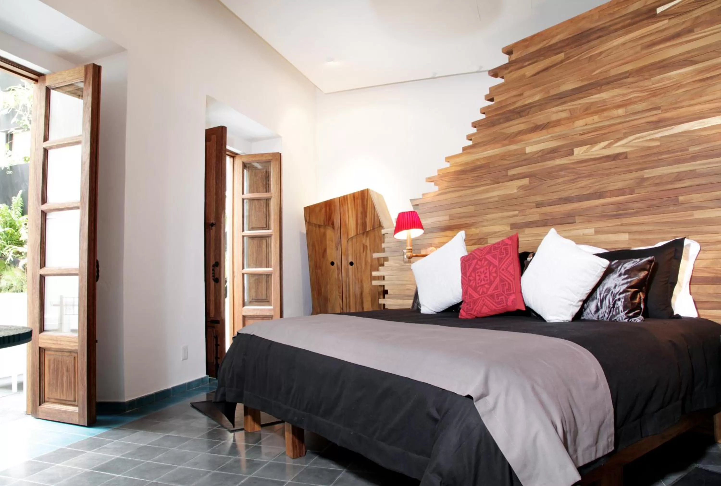 Photo of the whole room, Bed in Del Carmen Concept Hotel Boutique by Chai