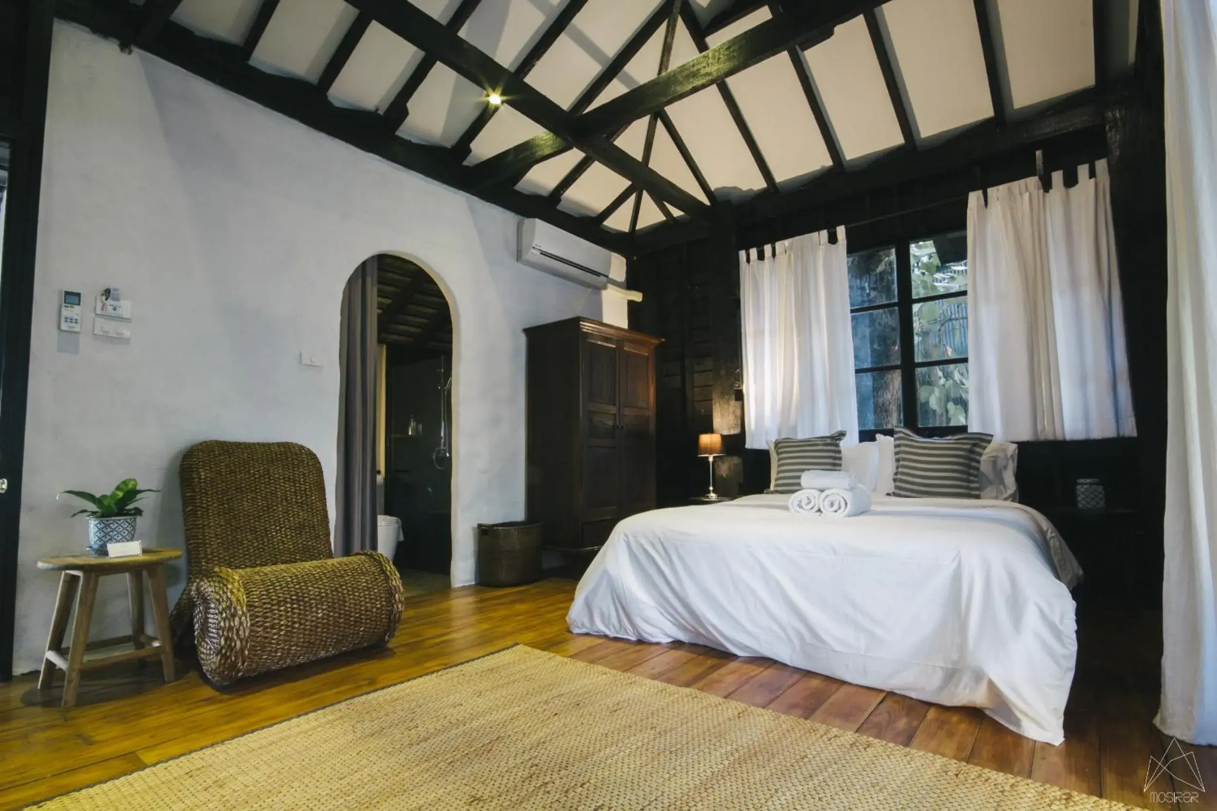 Photo of the whole room, Bed in Chotana Villa