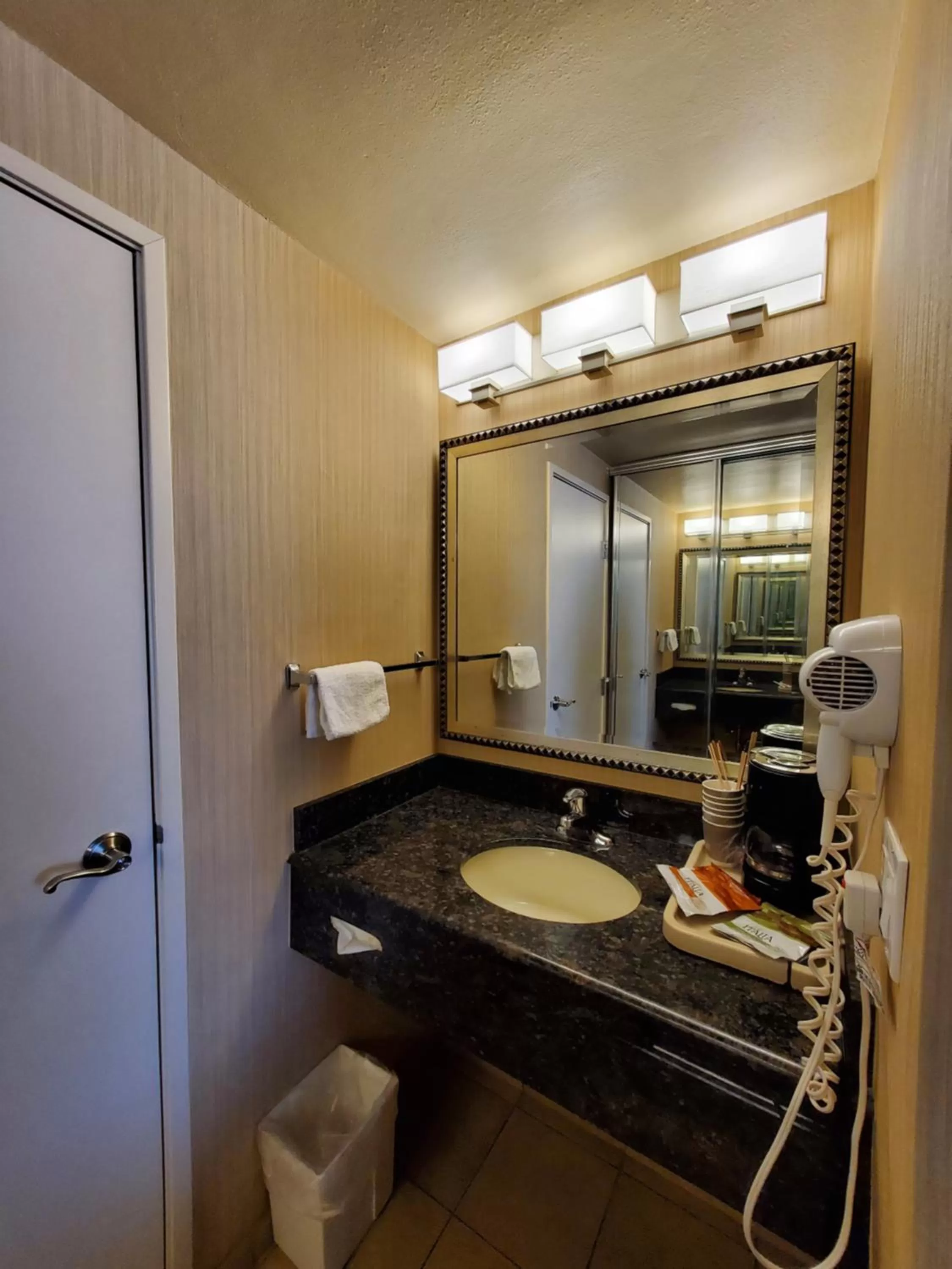 Bathroom in Royal Pacific Motor Inn