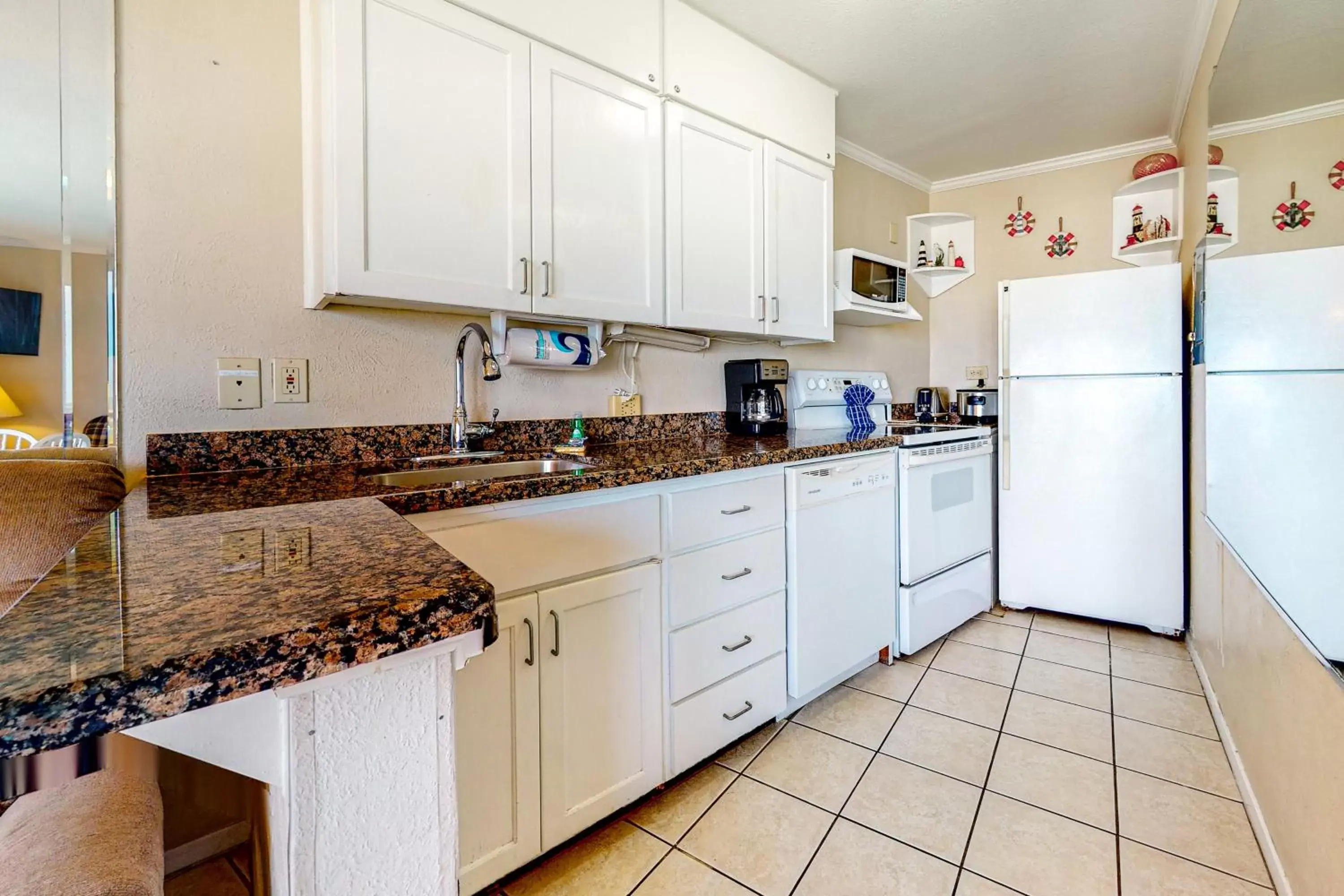 Kitchen/Kitchenette in La Internacional Condominiums #210