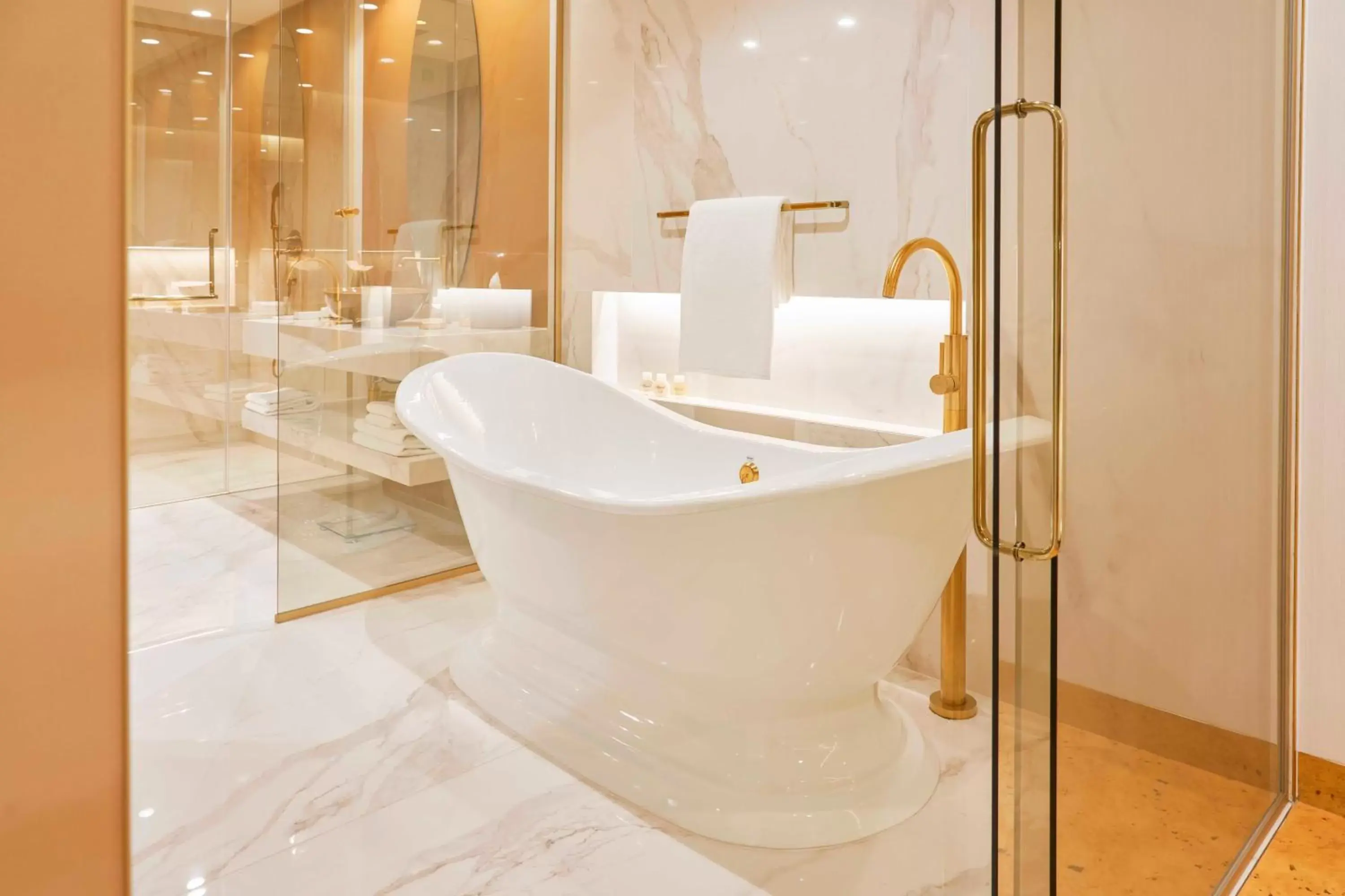 Bathroom in Savoy Palace - The Leading Hotels of the World - Savoy Signature