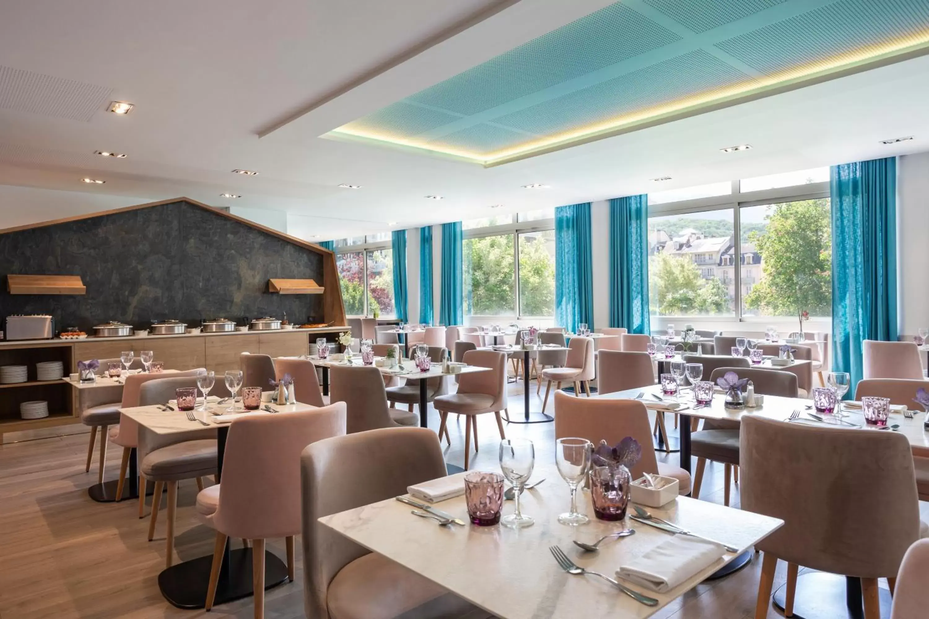 Restaurant/Places to Eat in Golden Tulip Aix les Bains - Hotel & Spa