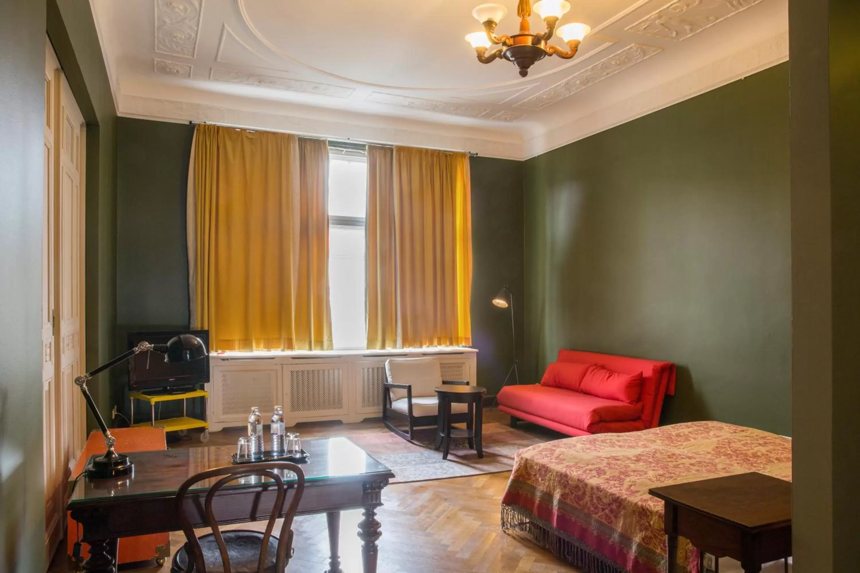 Bed, Seating Area in Art Nouveau Hotel am Kurfürstendamm