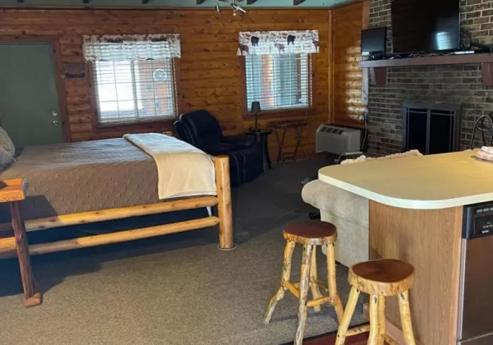 Bed in Olde Mill Inn of Clarkston