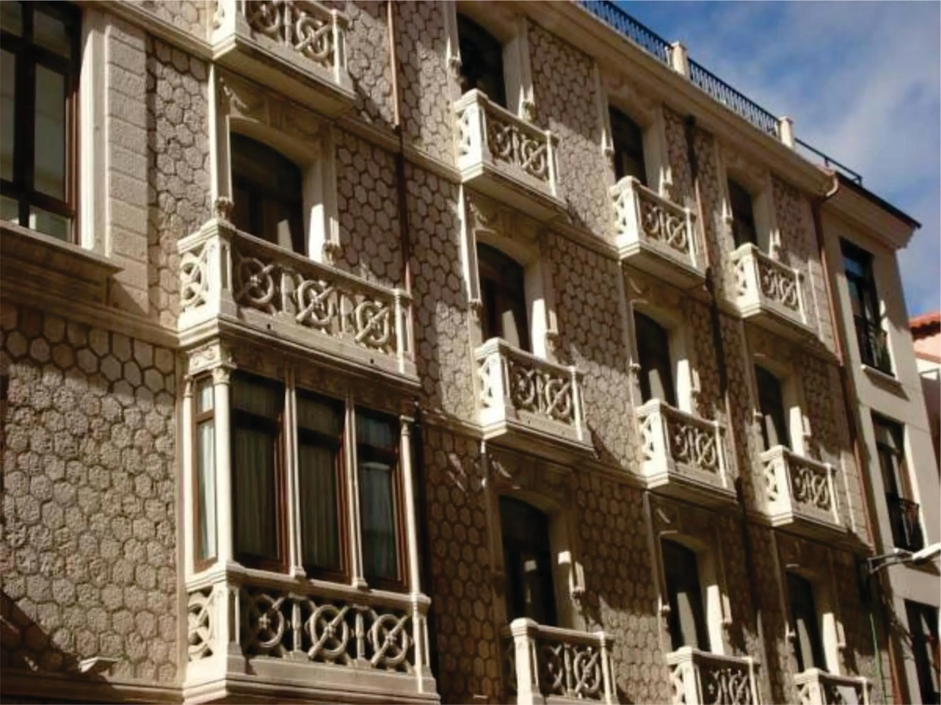 Facade/entrance, Property Building in Hotel Villa de Aranda