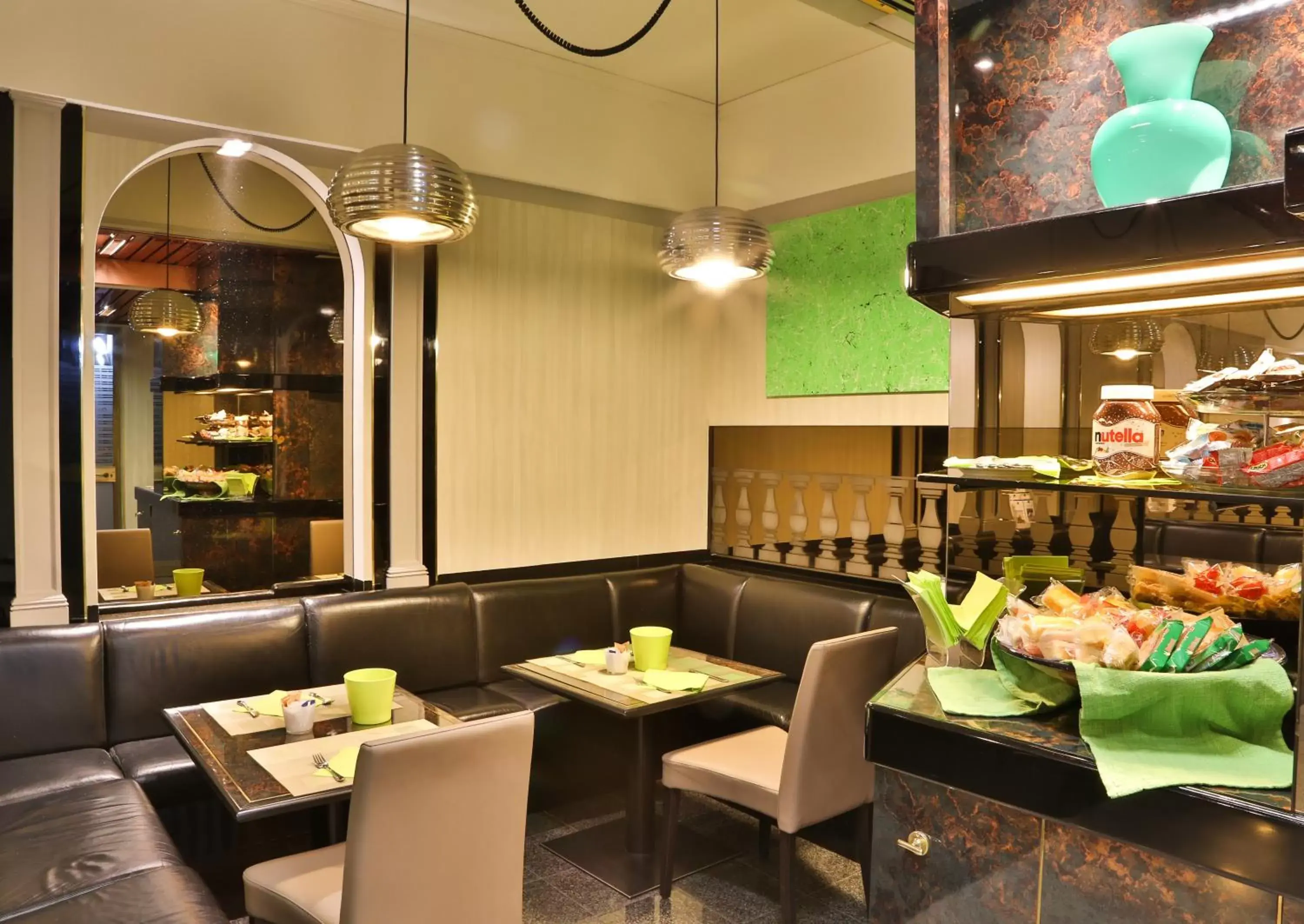Lounge or bar, Restaurant/Places to Eat in Hotel Astoria Sure Hotel Collection By Best Western