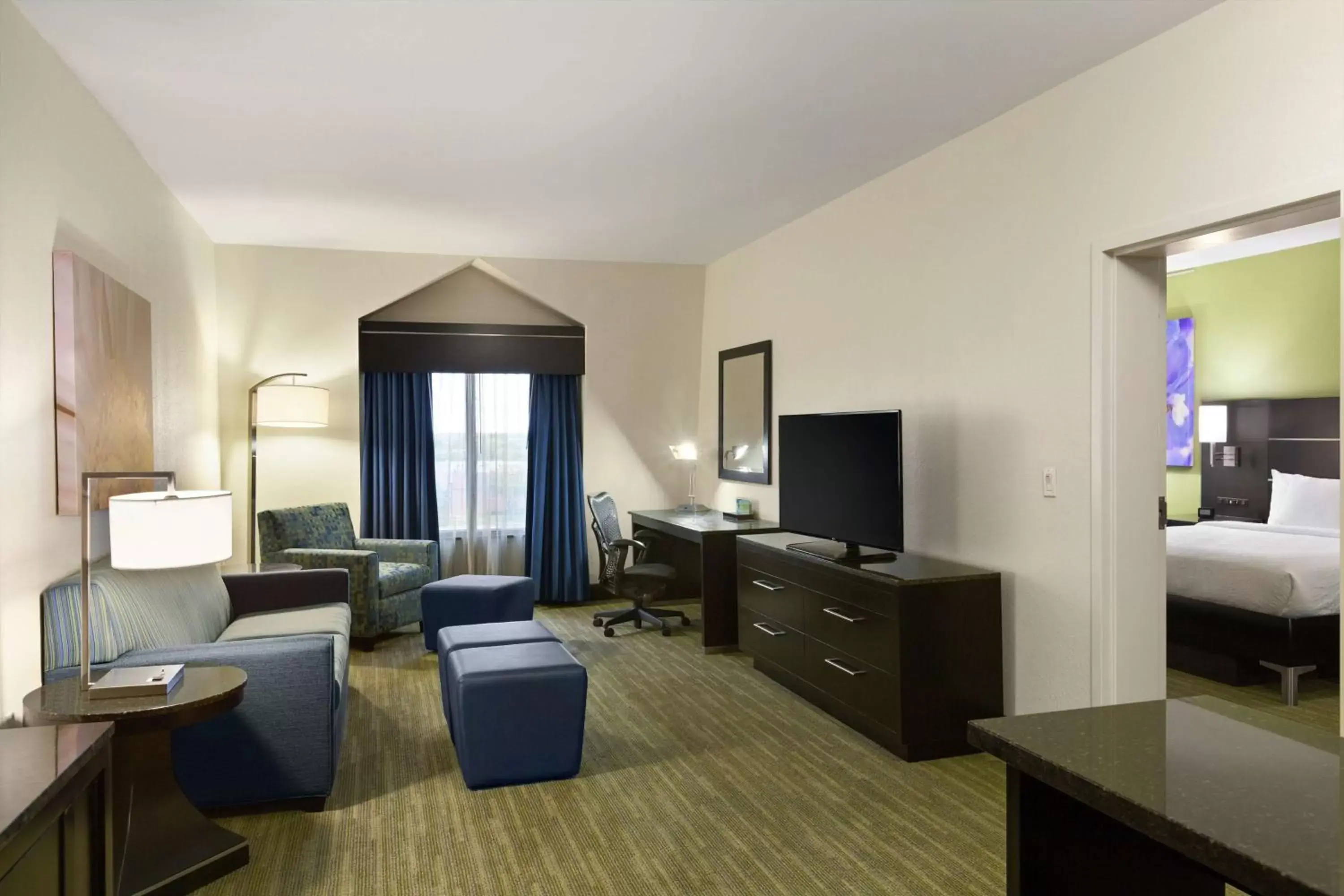 Bedroom, TV/Entertainment Center in Hilton Garden Inn Houston Northwest