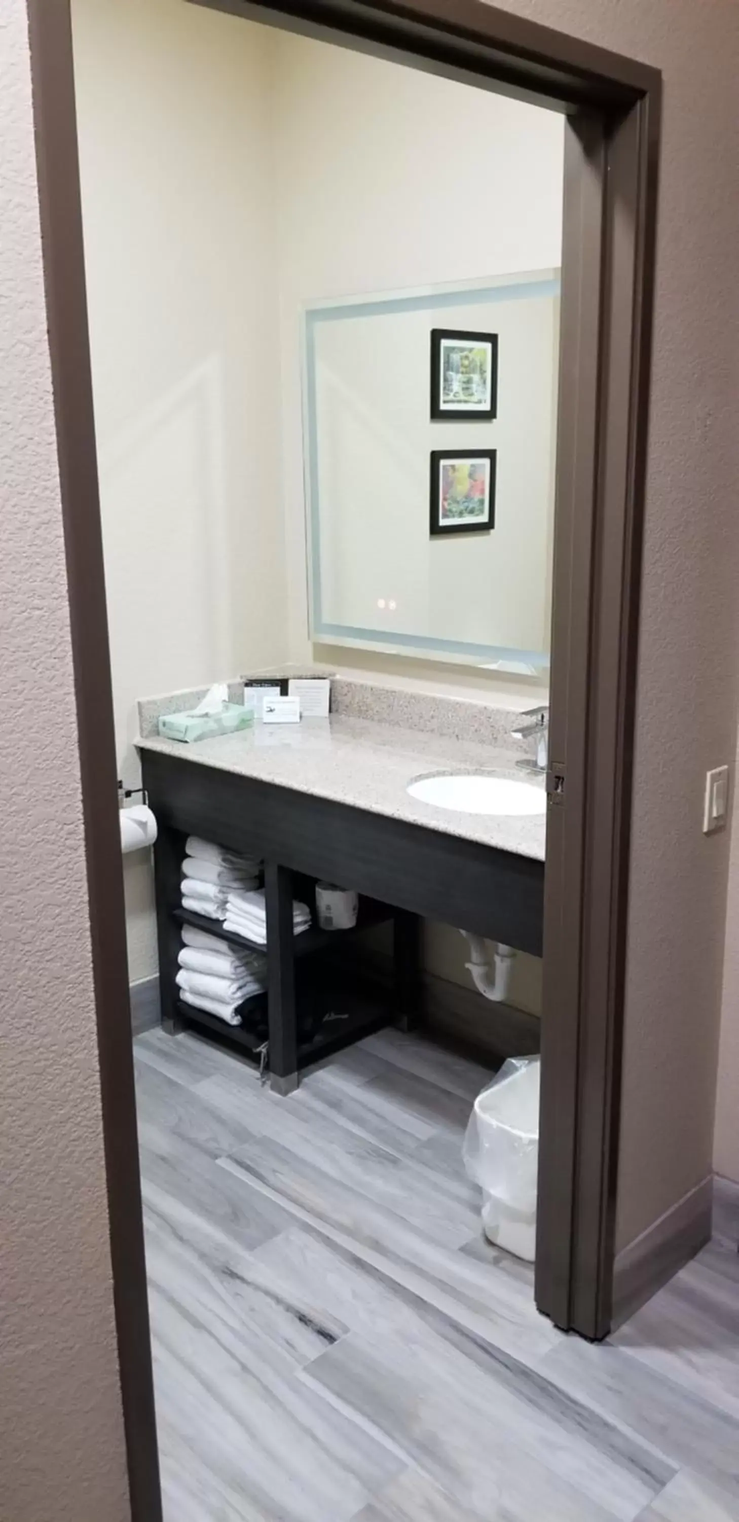 King Suite - Accessible/Non-Smoking in Comfort Suites Kingwood Humble Houston North