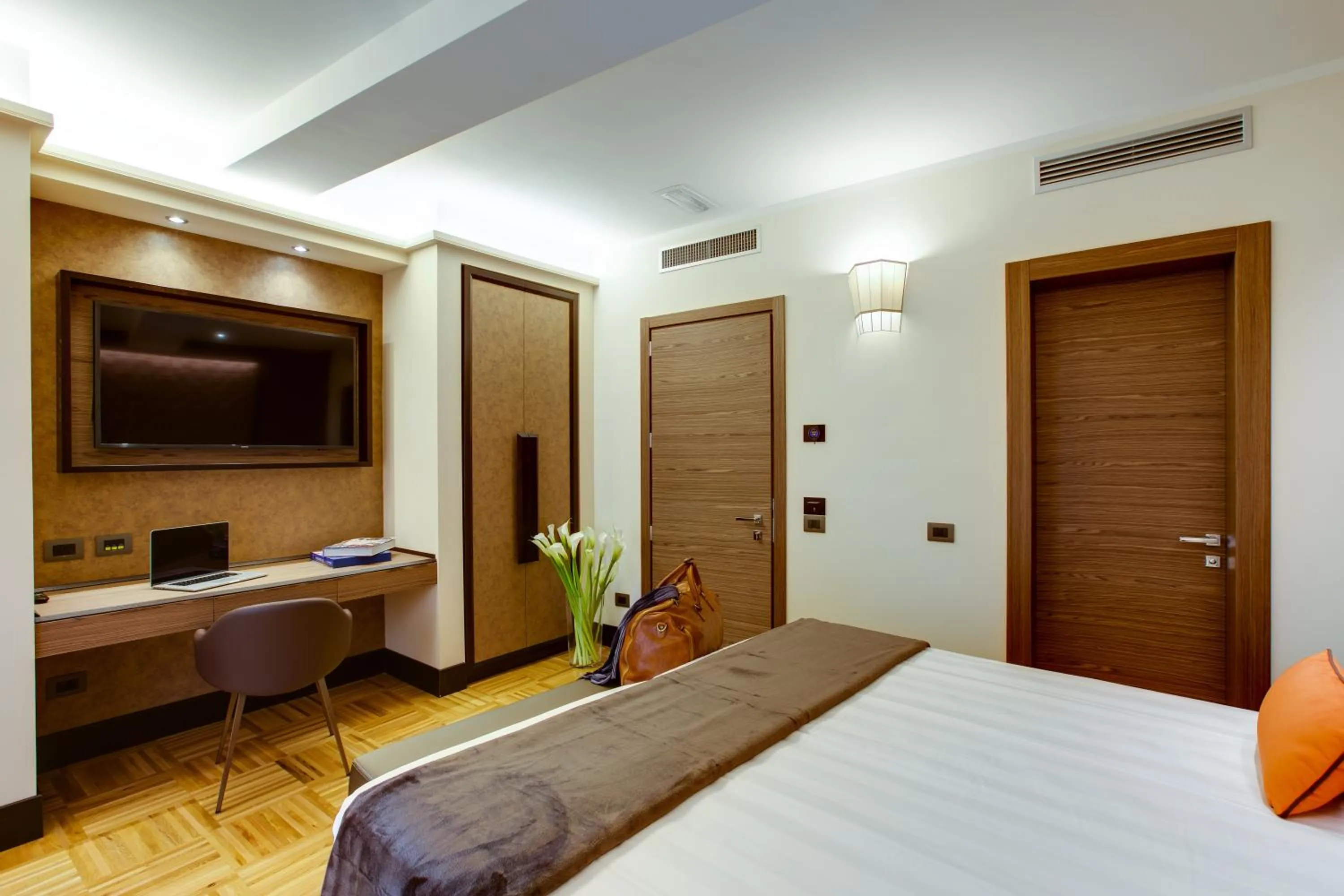 Photo of the whole room, Bed in Solo Experience Hotel