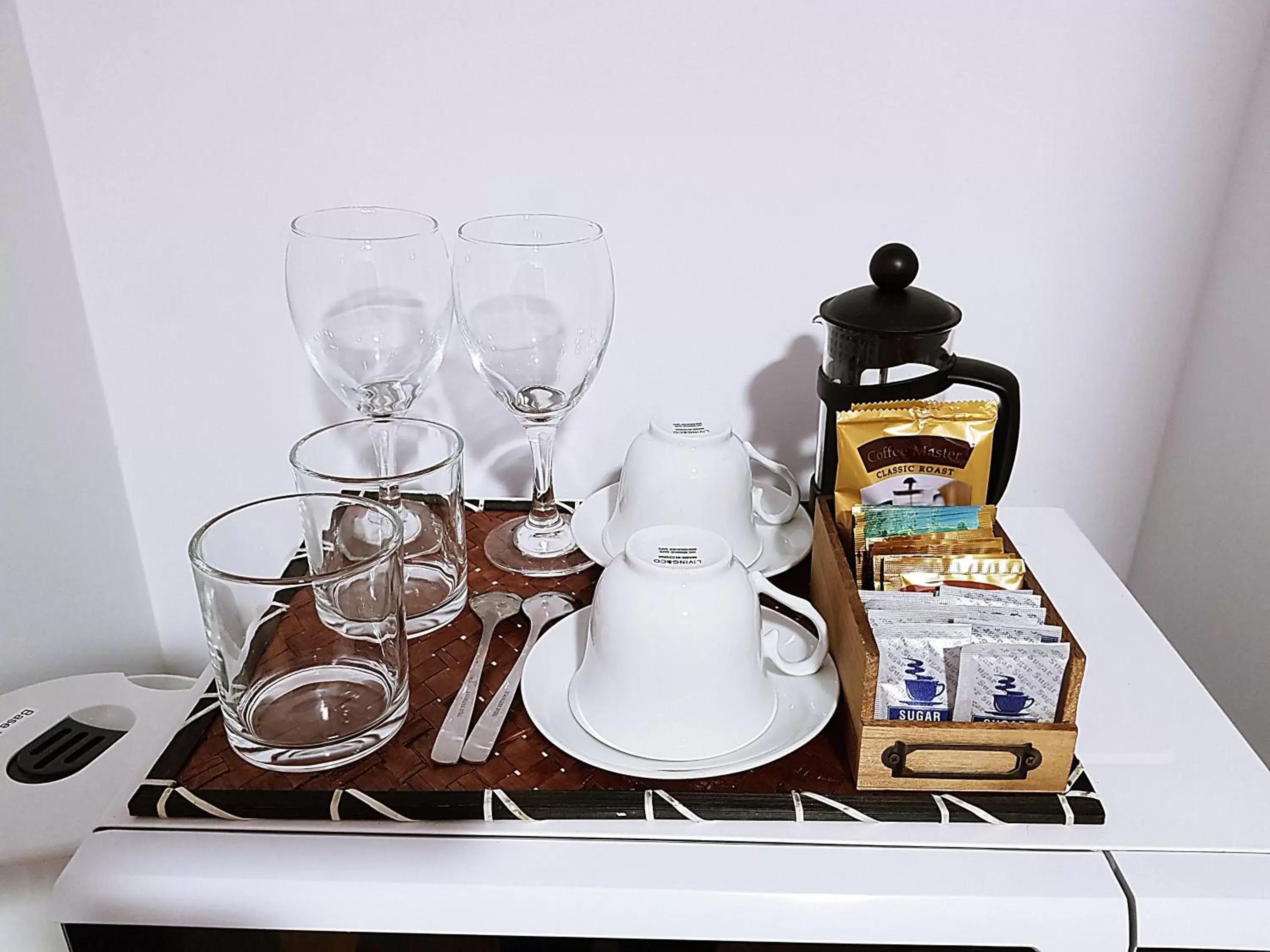 Coffee/tea facilities in Airport Garden Inn Hotel & Conference Centre