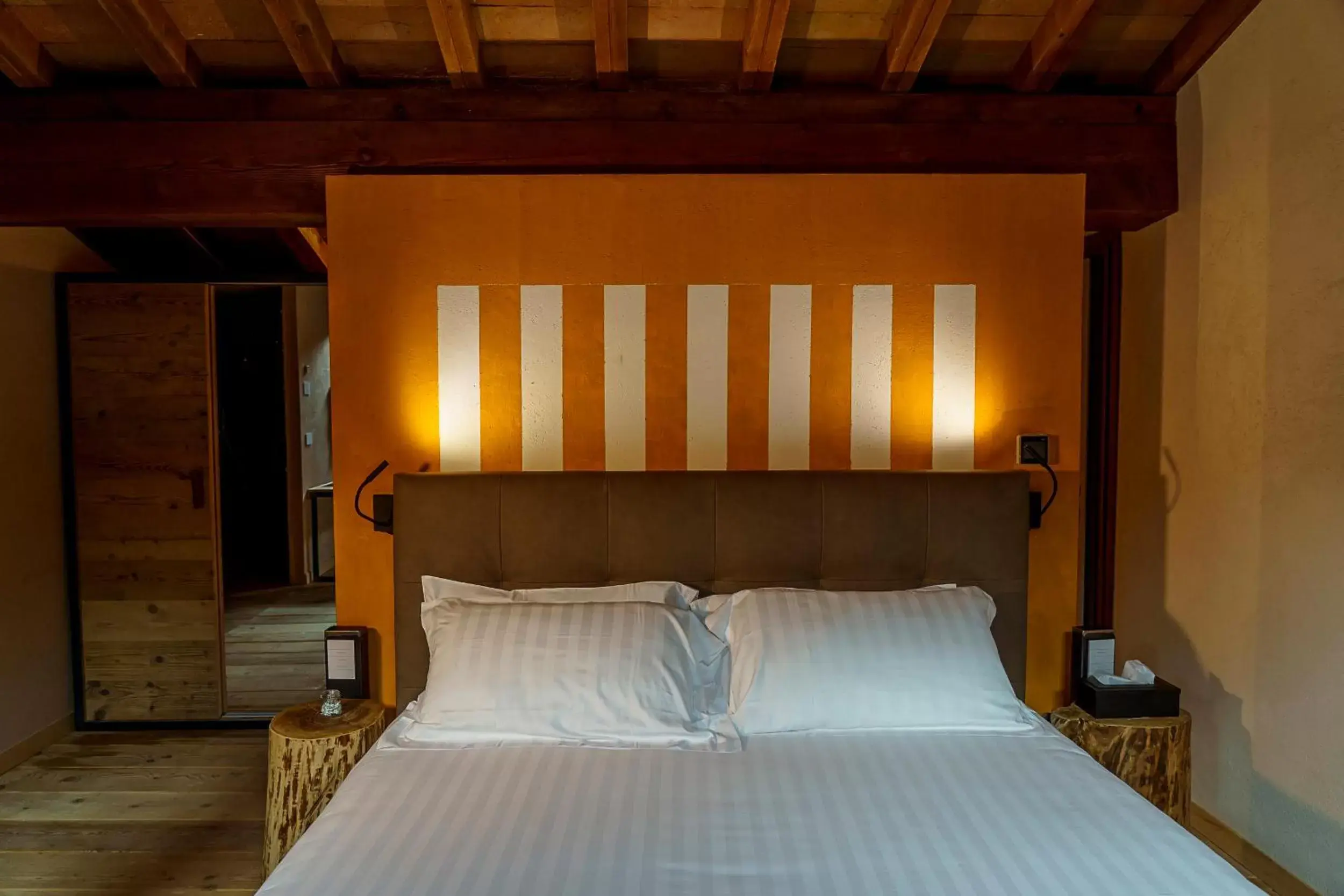 Bedroom, Bed in Villa Balis Crema Verona Hills