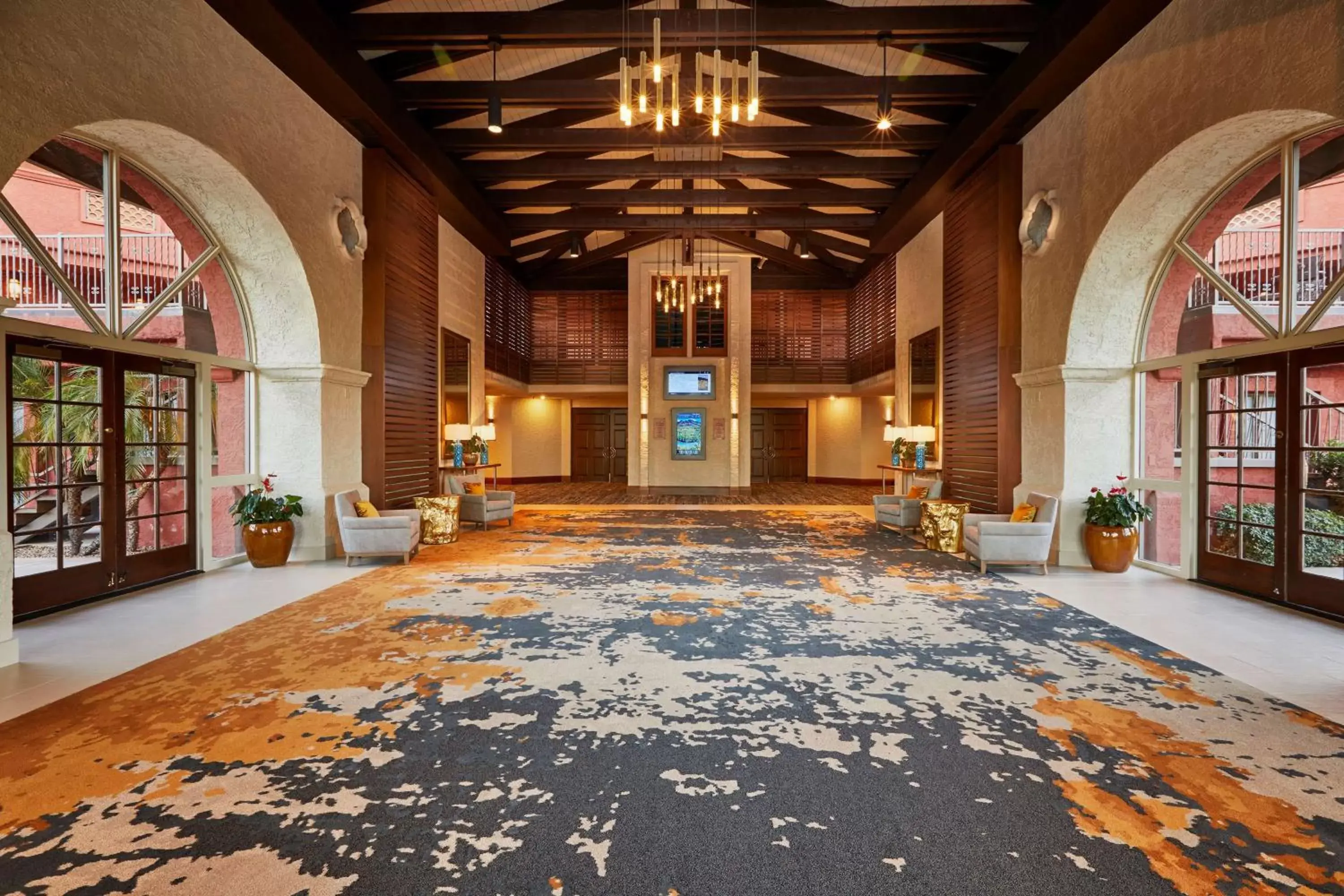 Meeting/conference room, Lobby/Reception in Hilton Phoenix Resort at the Peak - Formerly Pointe Hilton Squaw Peak Resort