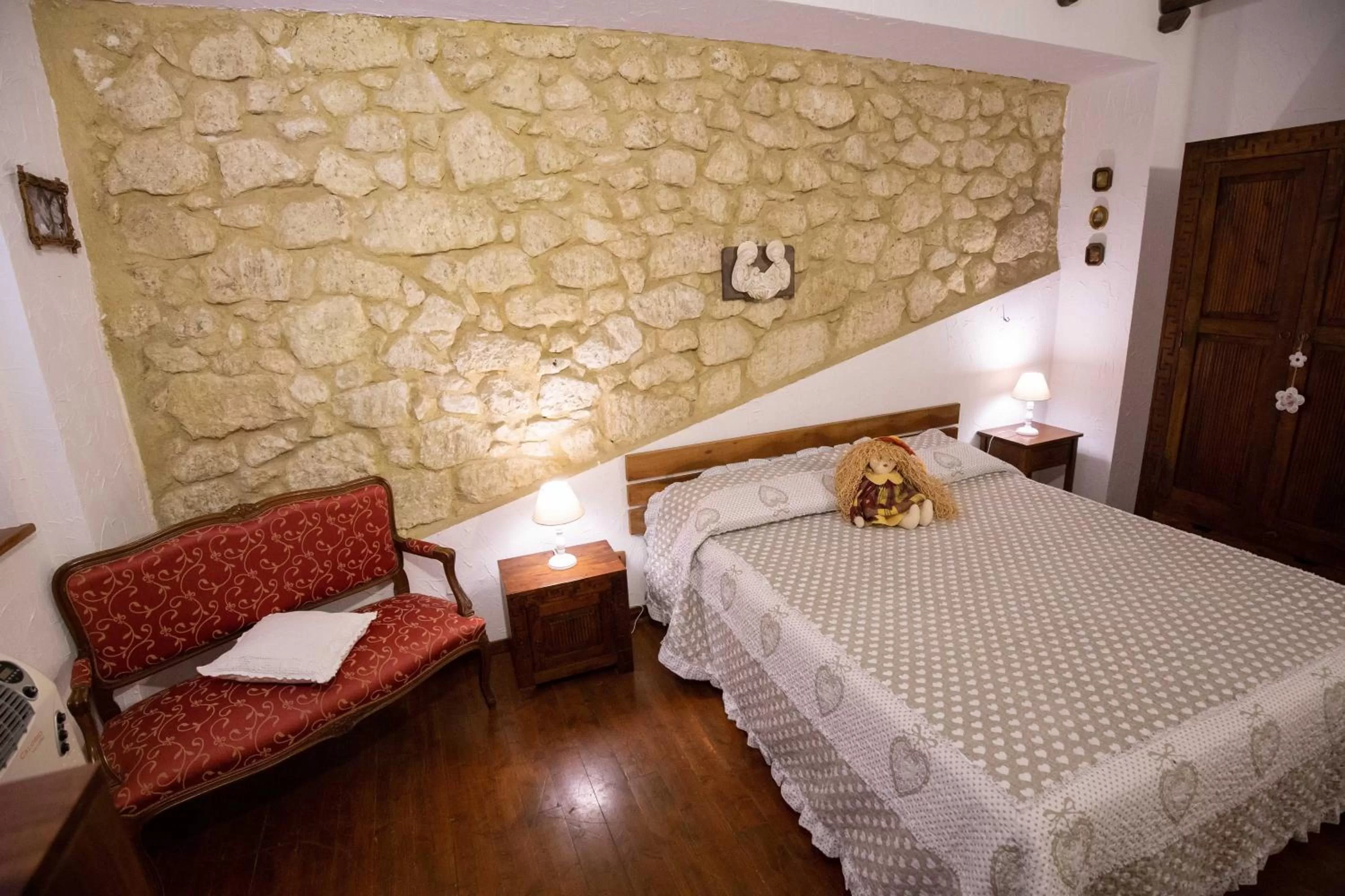 Bedroom, Bed in La Casa In Pietra