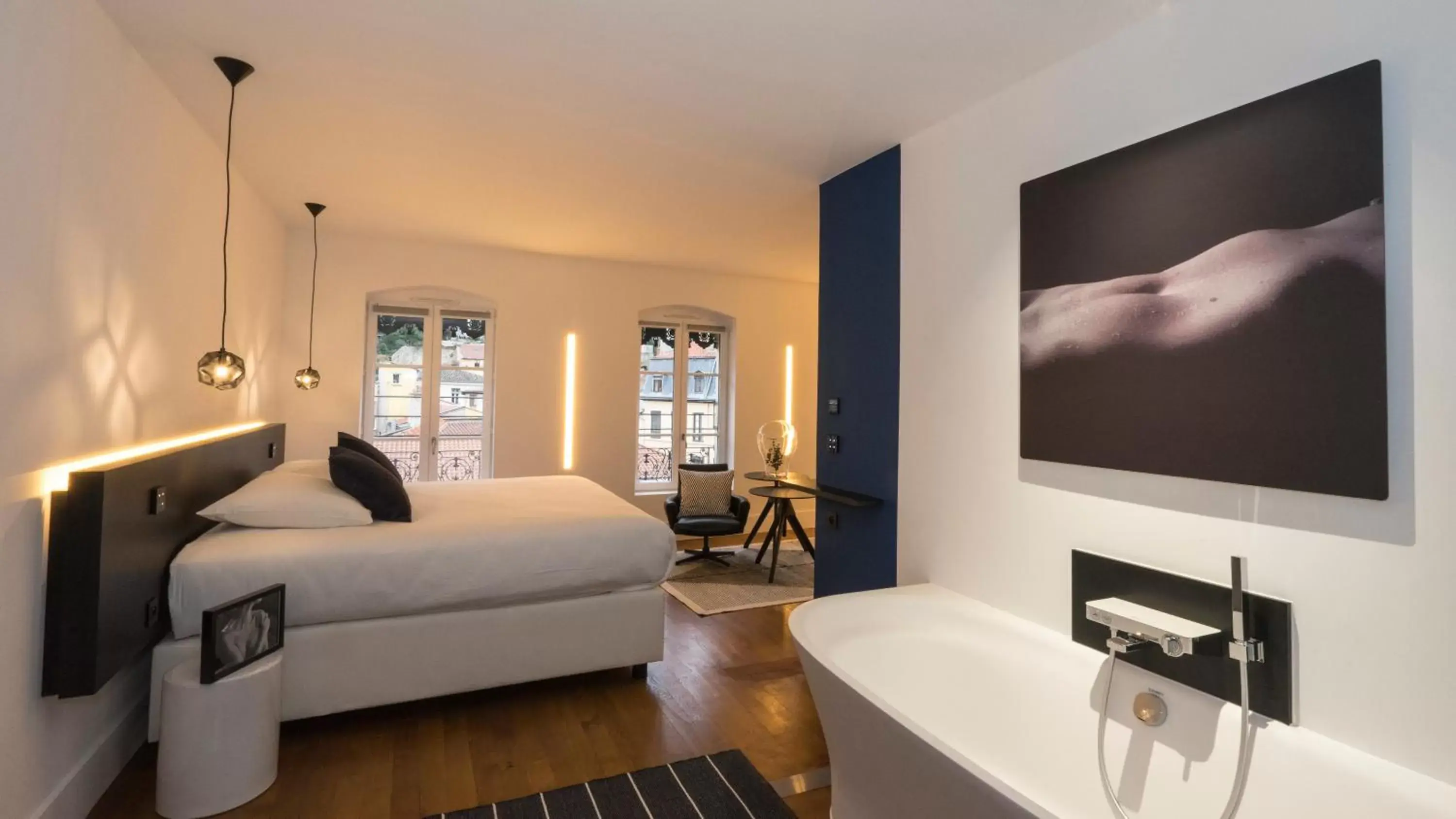 Photo of the whole room, TV/Entertainment Center in MiHotel Vieux Lyon