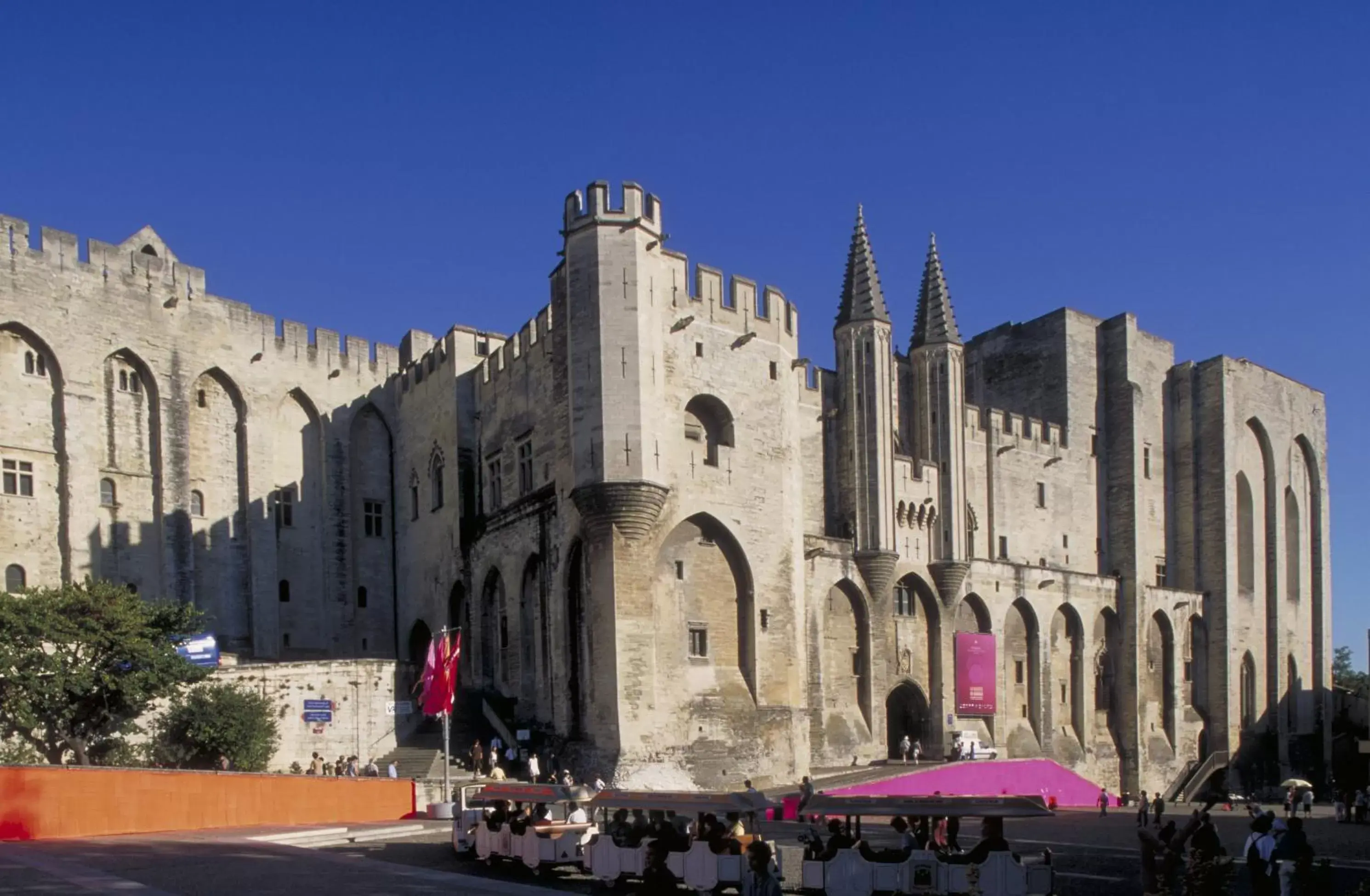 Nearby landmark, Property Building in ibis Avignon Centre Gare