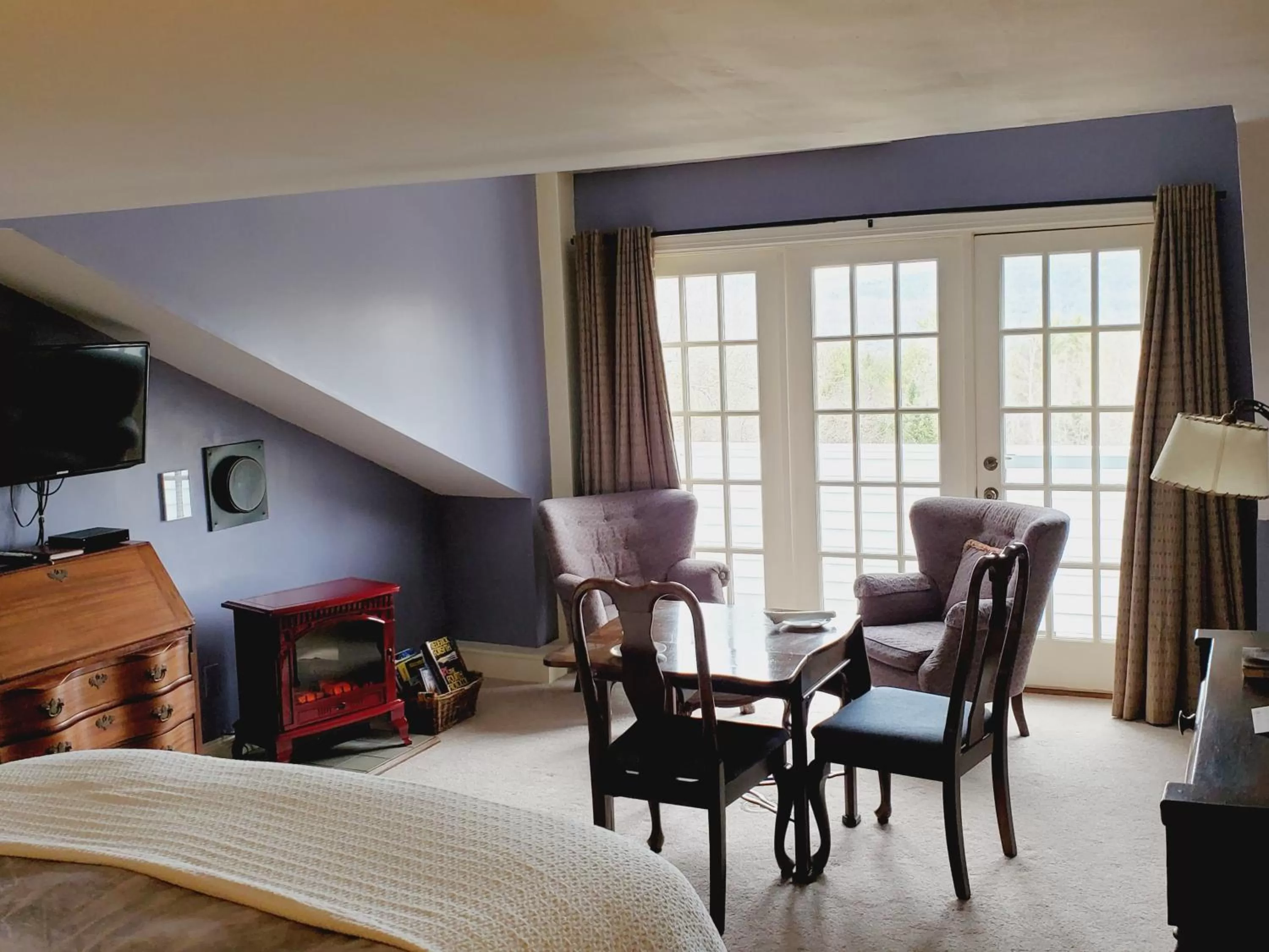 Photo of the whole room, Seating Area in Adair Country Inn & Restaurant