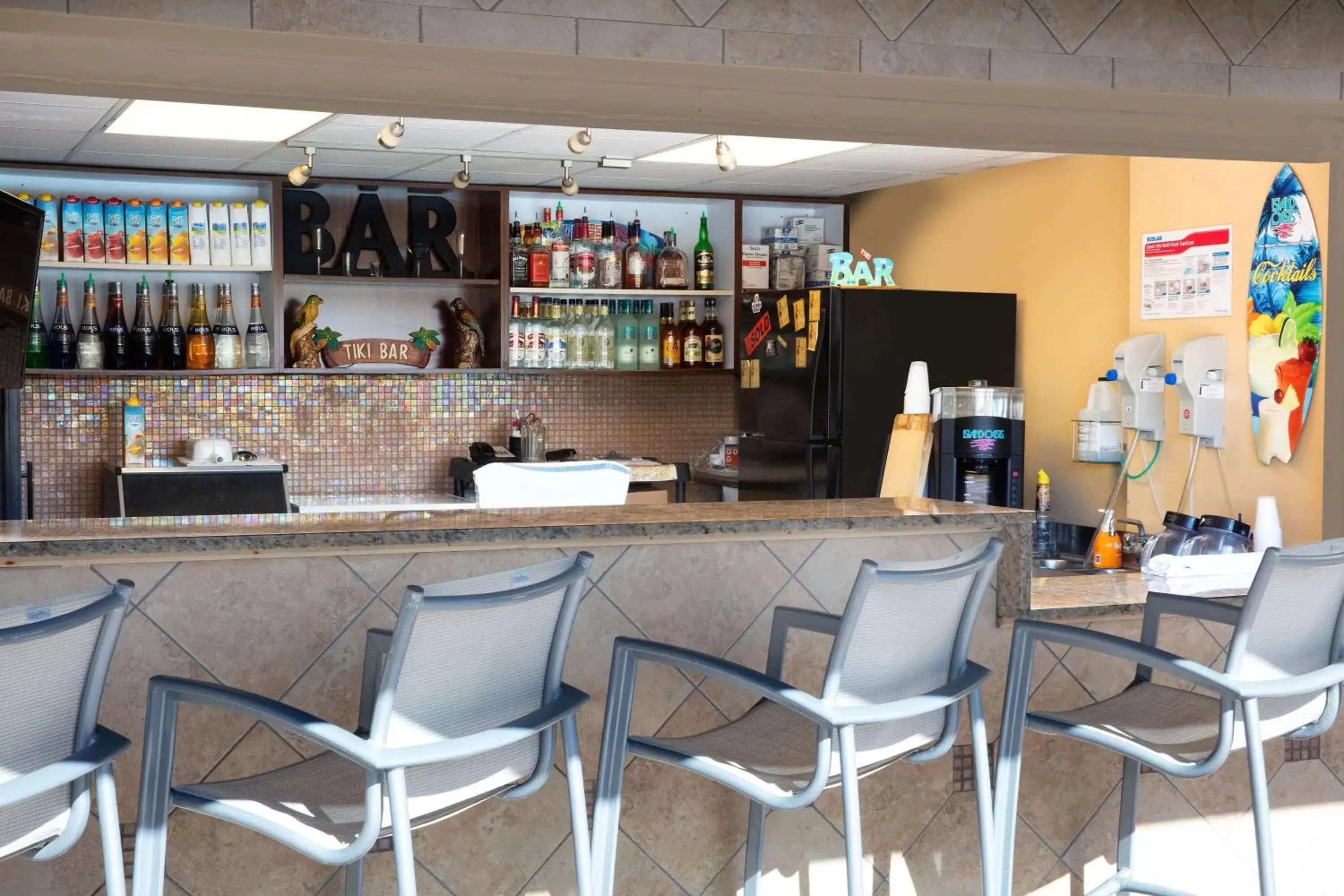 Lounge or bar, Lounge/Bar in La Quinta by Wyndham Cocoa Beach Oceanfront