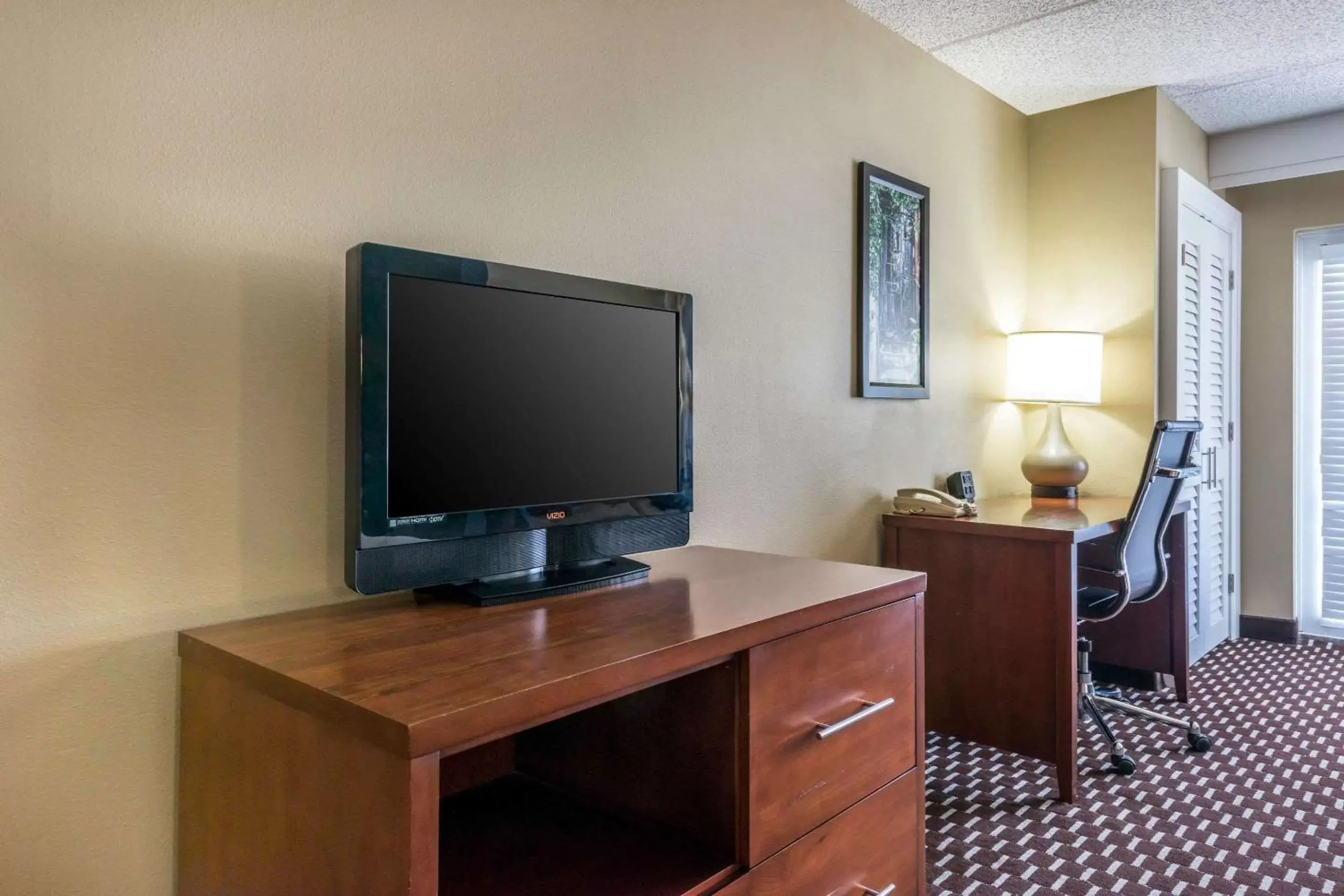 Photo of the whole room, TV/Entertainment Center in Villa Victor, Ascend Hotel Collection