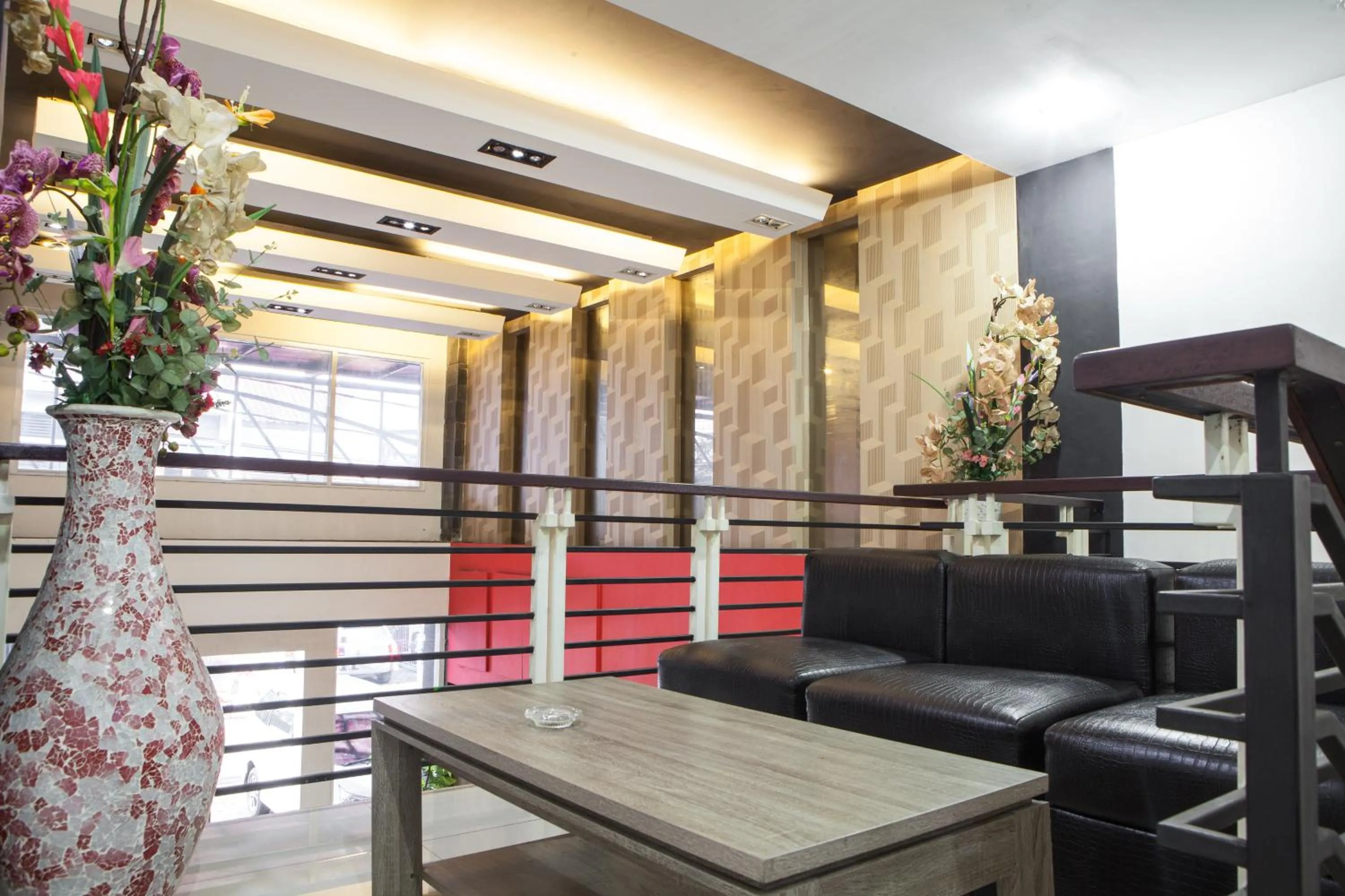 Seating area in RedDoorz near Gedung Sate 2