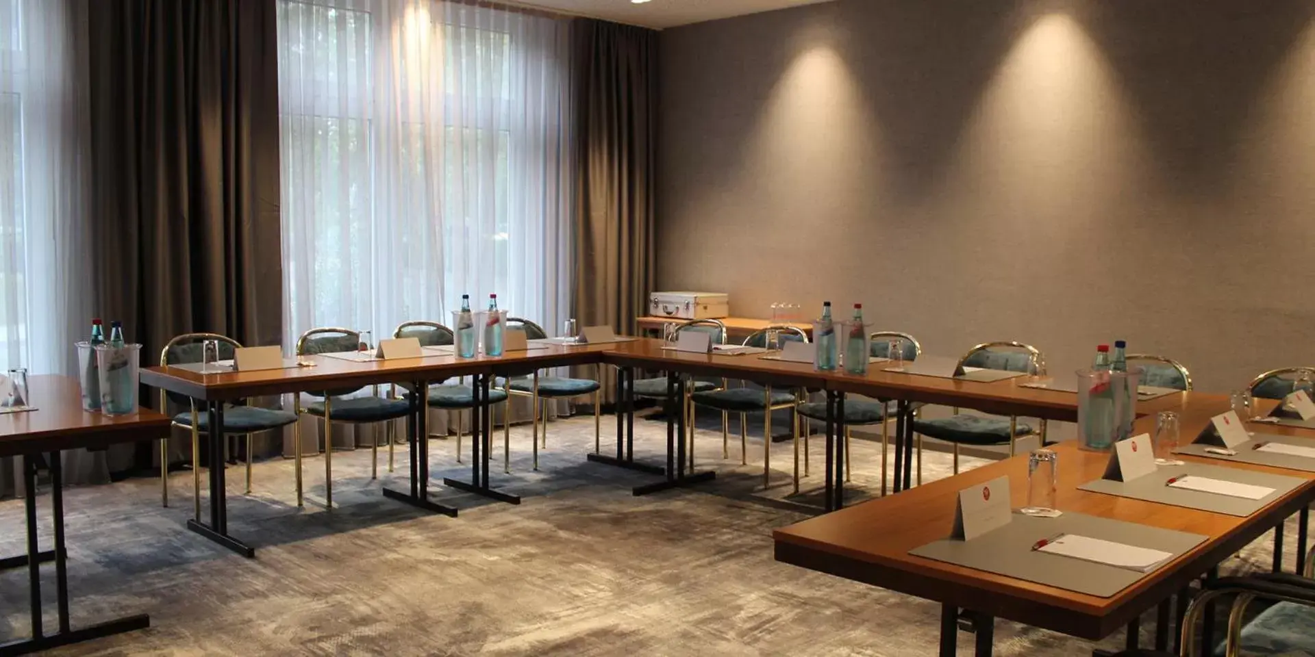 Meeting/conference room, Restaurant/Places to Eat in ACHAT Hotel Frankfurt Maintal