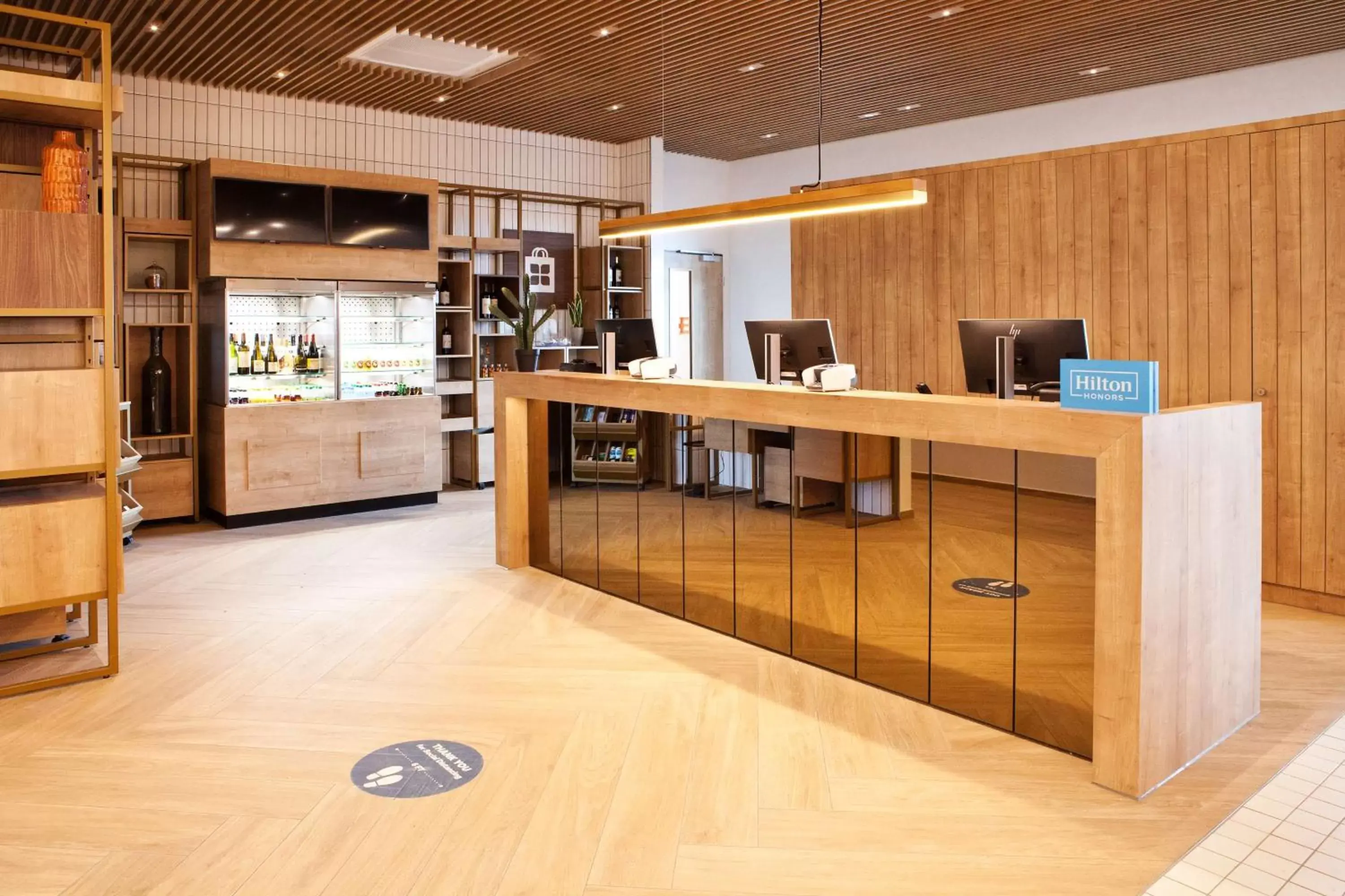 Lobby or reception in Hilton Garden Inn Munich Messe