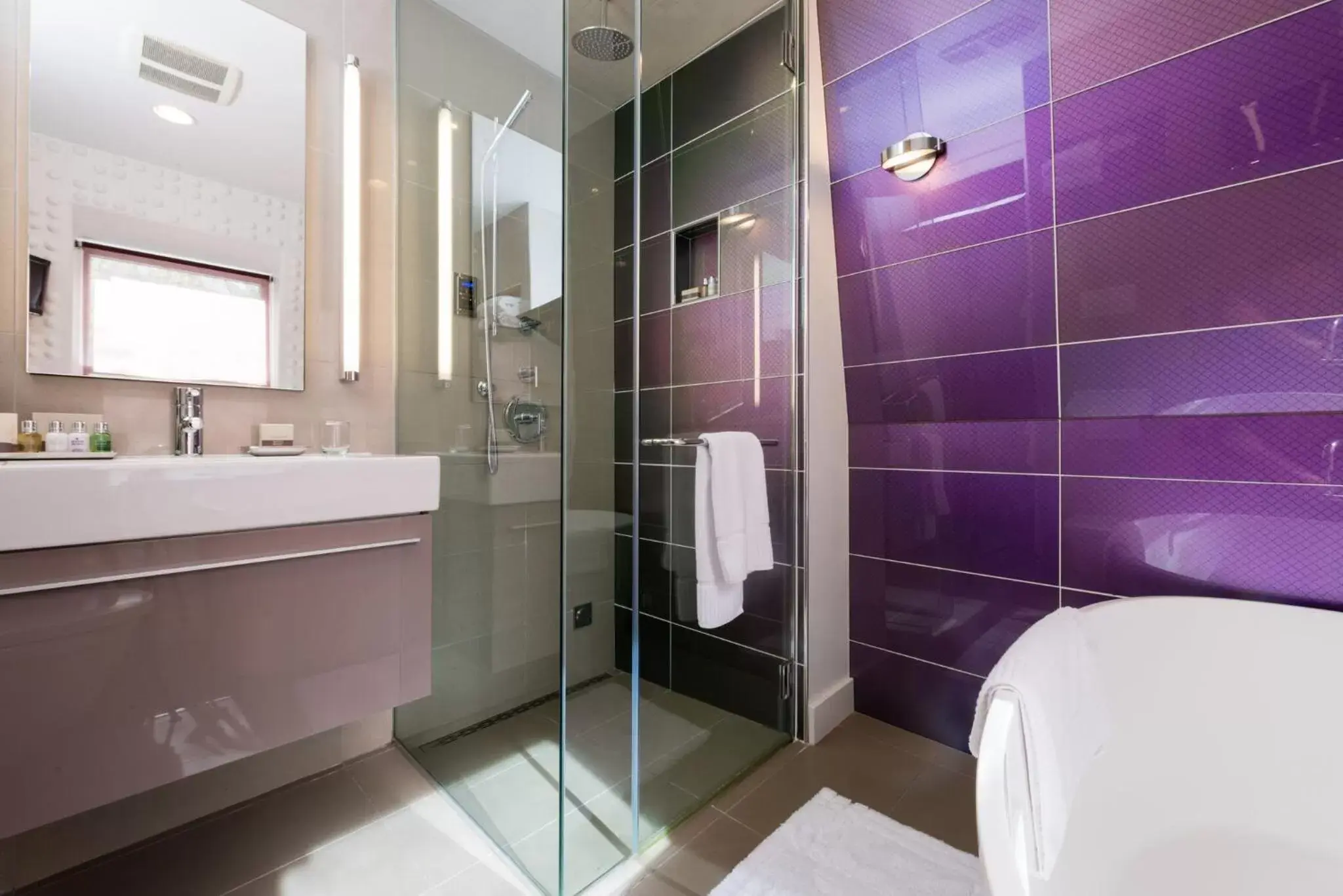 Bathroom in Relais Chateaux Camden Harbour Inn