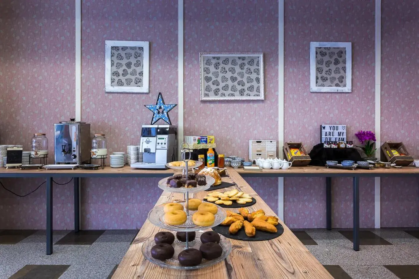 Breakfast, Kitchen/Kitchenette in Hotel Spa Sinagoga