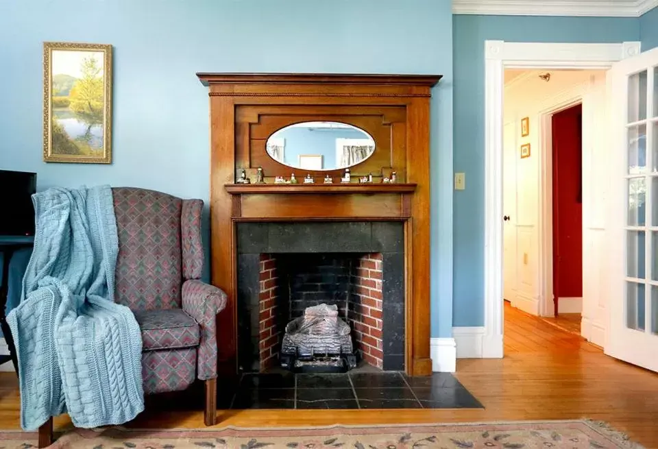 Seating Area in Kendall Tavern Inn Bed and Breakfast