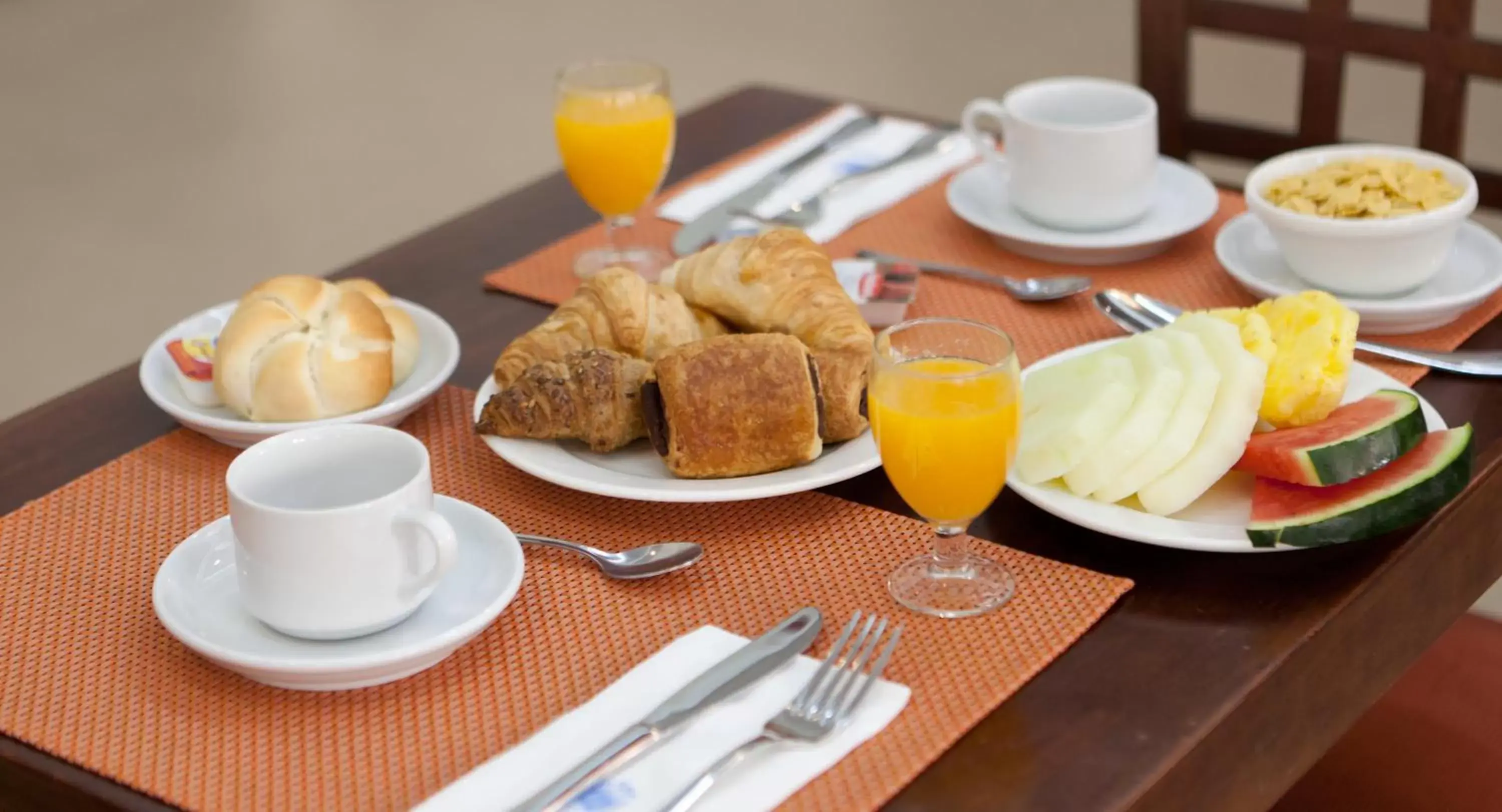 Buffet breakfast, Breakfast in Porcel Alixares