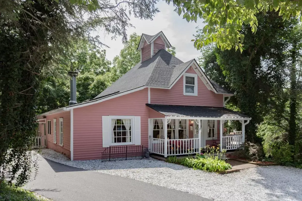 Property Building in Cedar Crest Inn