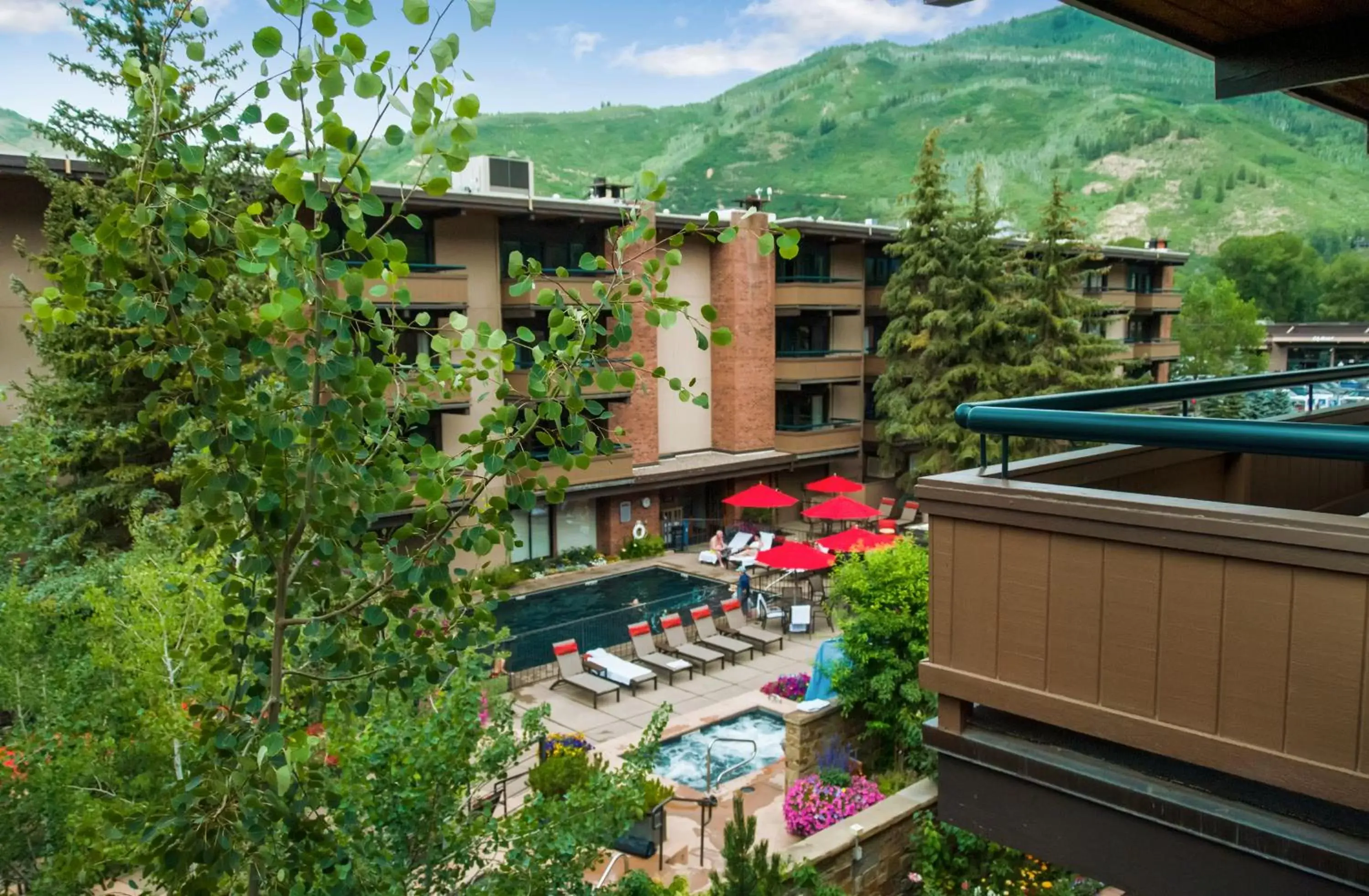 Summer in Aspen Square Condominium Hotel