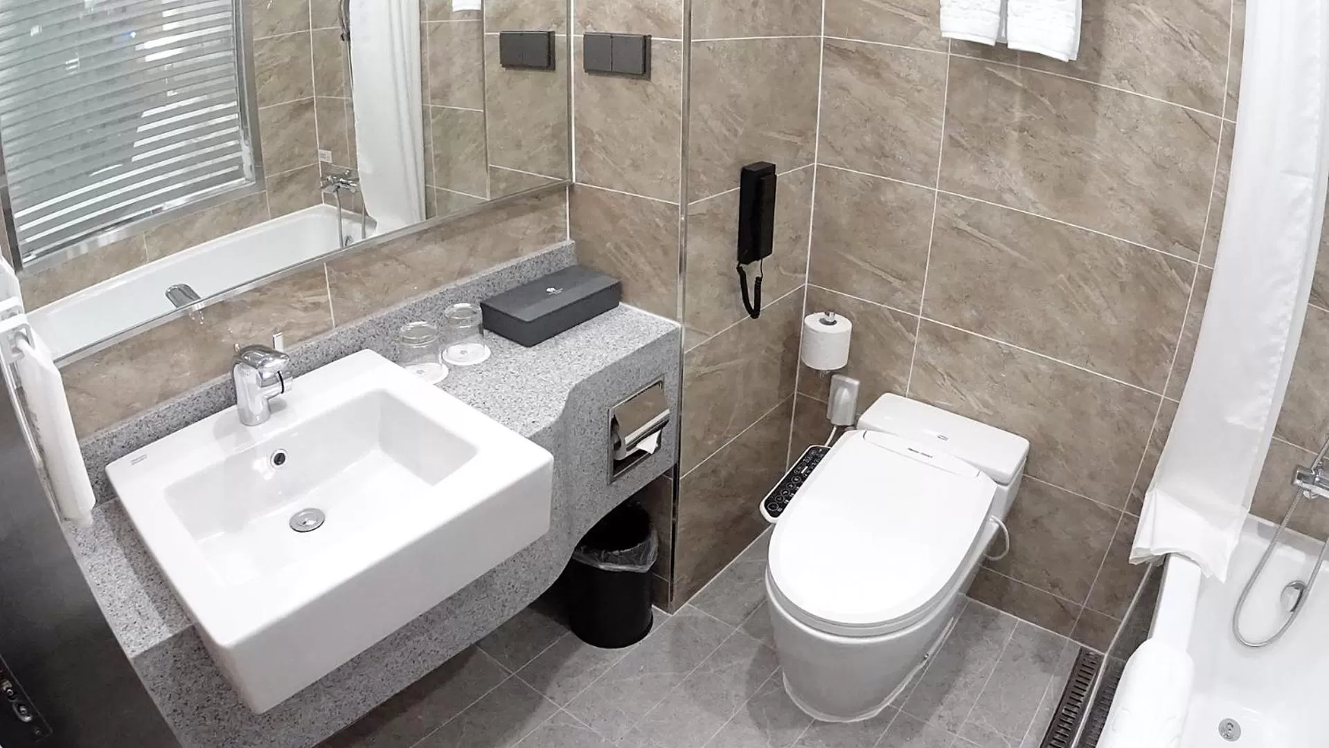 Bathroom in Stanford Hotel Busan