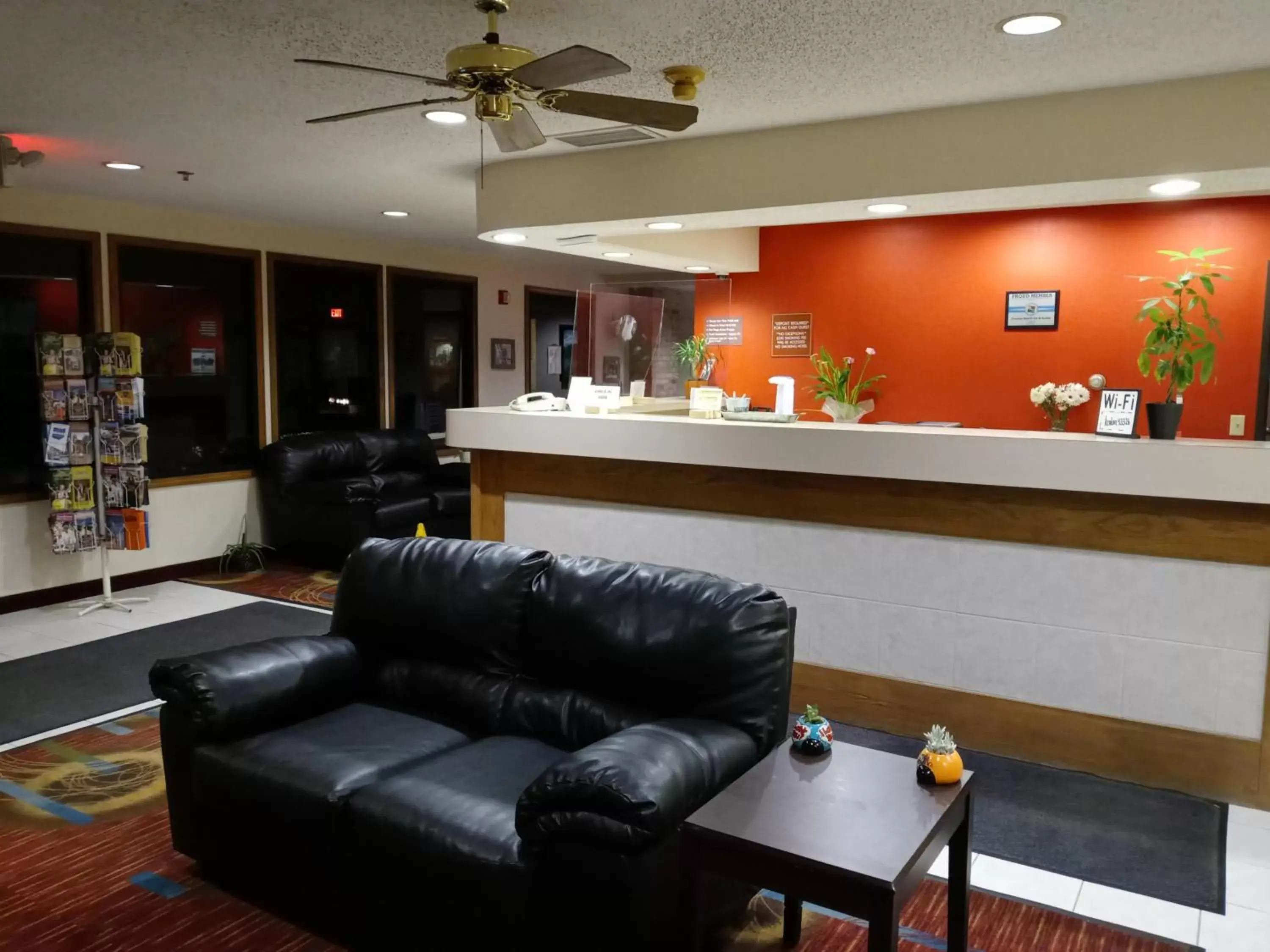 Staff, Lobby/Reception in Country Hearth Inn & Suites - Kenton