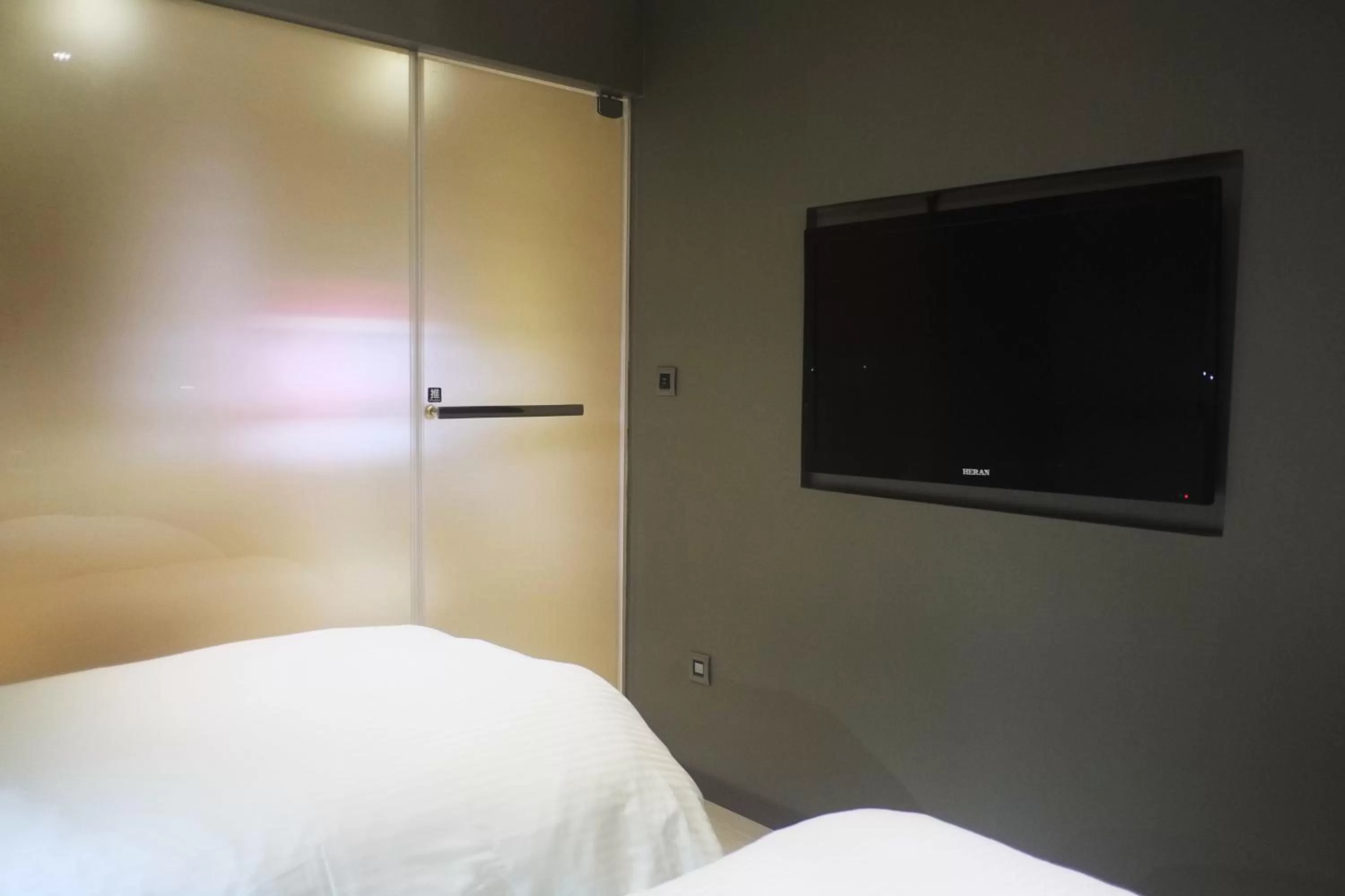 TV and multimedia, Bed in Beauty Hotels Taipei - Hotel B6