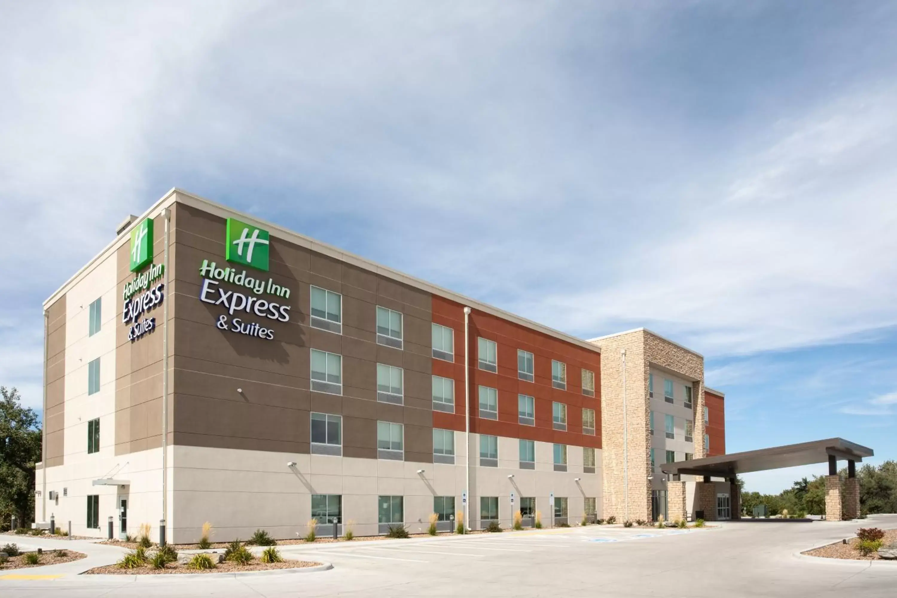 Property Building in Holiday Inn Express & Suites - Sterling, an IHG Hotel