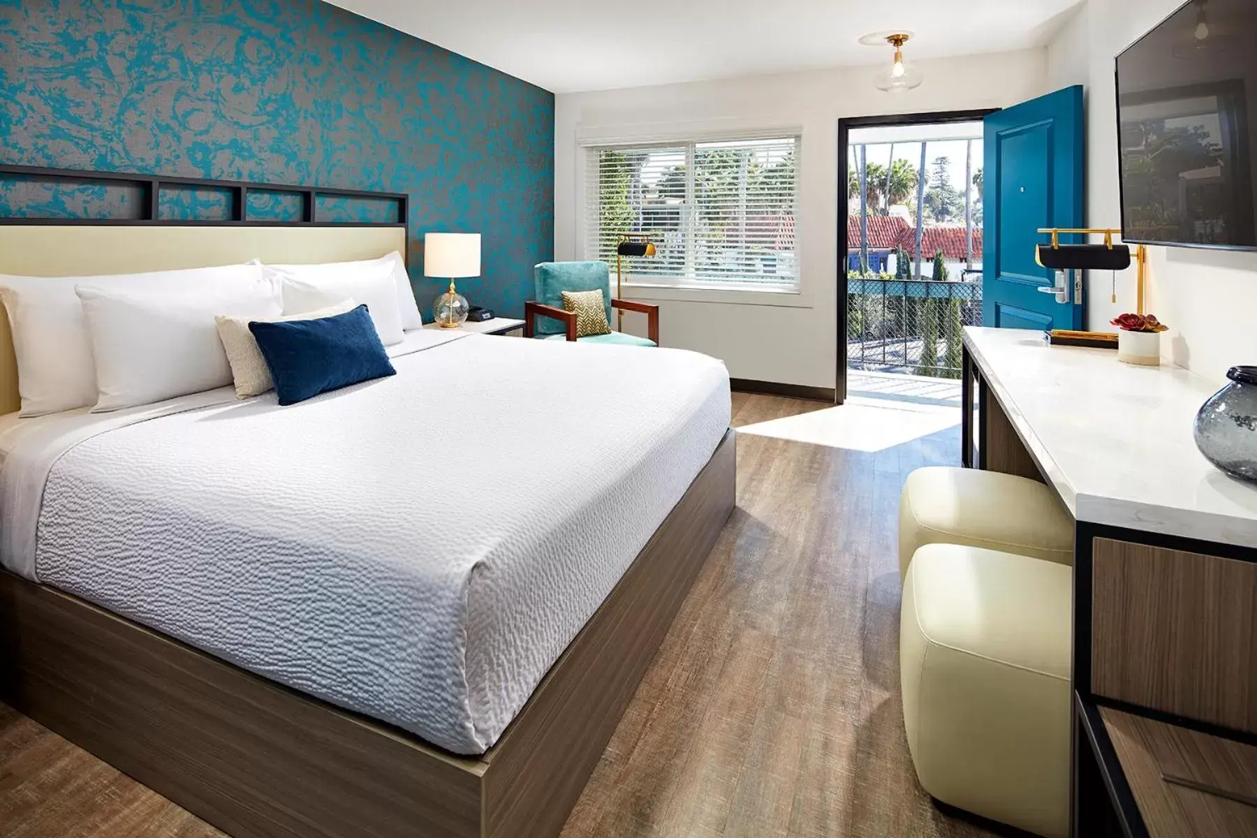 Bedroom in The Shoal Hotel La Jolla Beach
