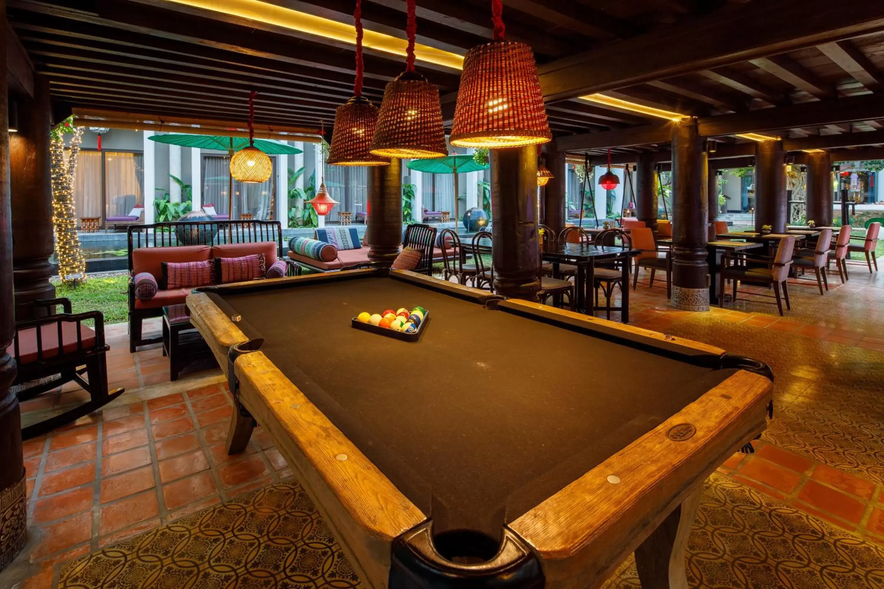 Lounge or bar, Billiards in Chala Number6