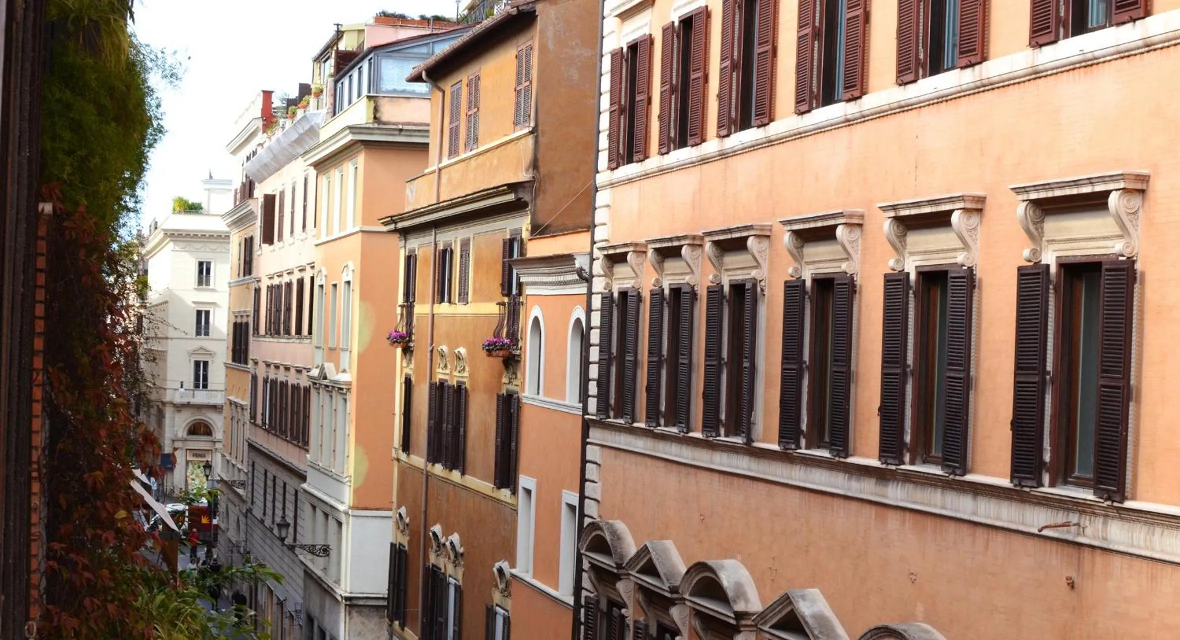 Property building in Condotti Rooms