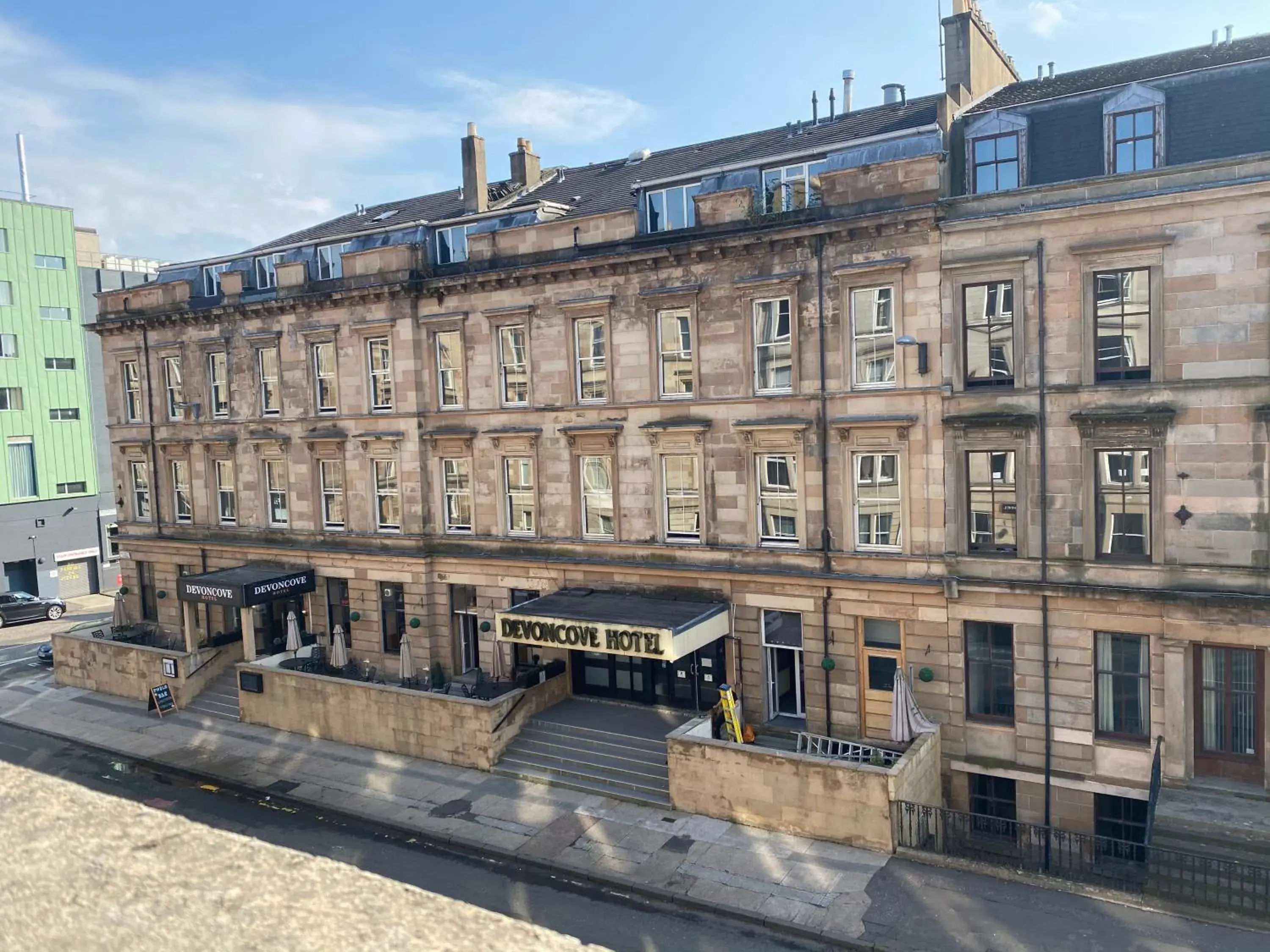 Property Building in Devoncove Hotel Glasgow