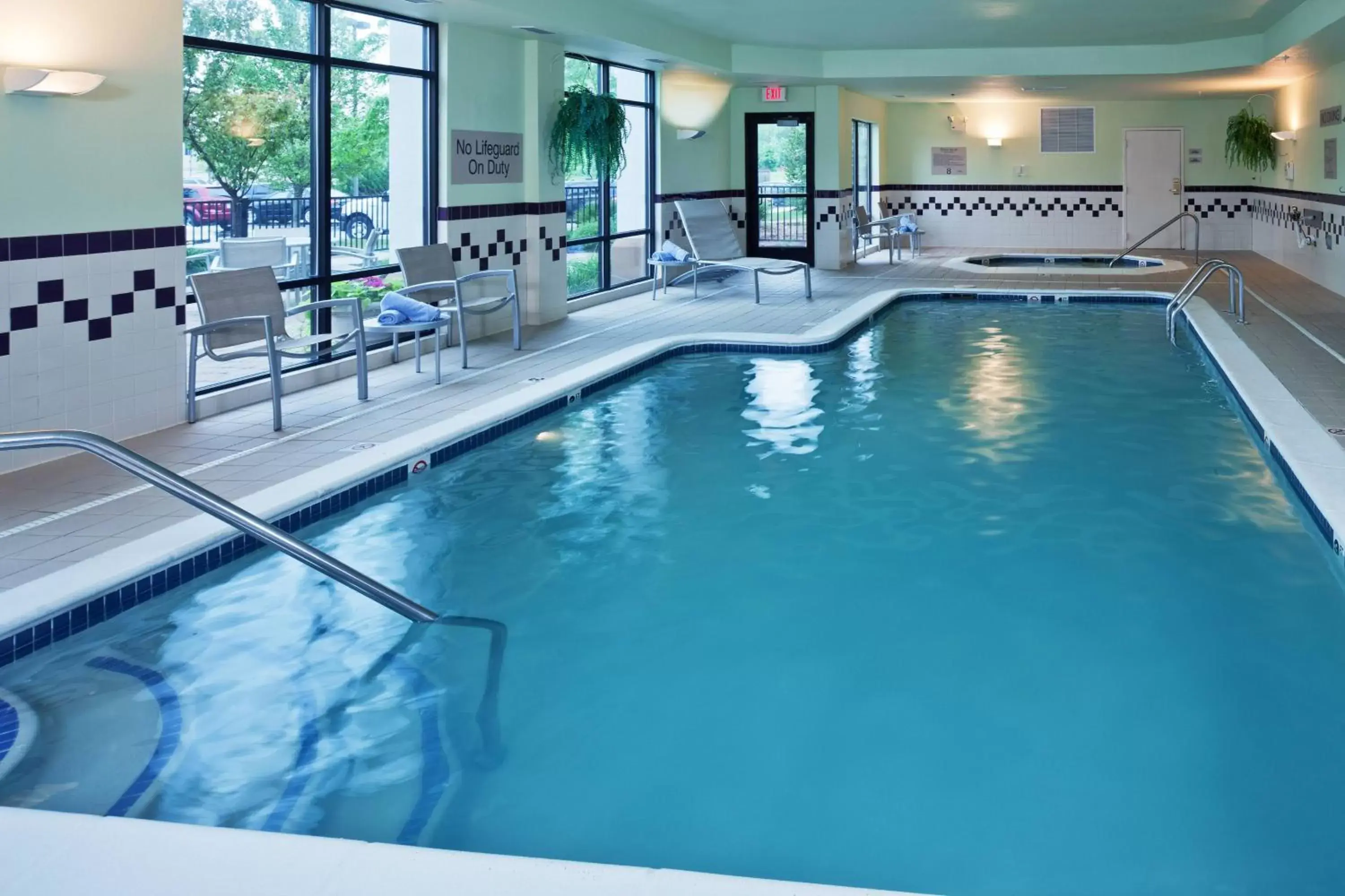 Swimming Pool in SpringHill Suites by Marriott Lansing West
