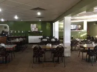 Restaurant/Places to Eat in Macklin Motor Inn