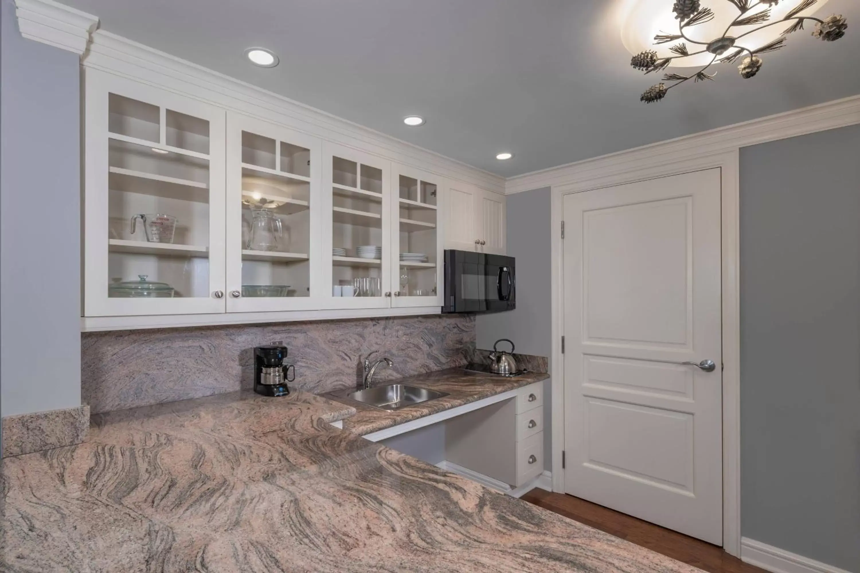 Kitchen or kitchenette, Kitchen/Kitchenette in JW Marriott The Rosseau Muskoka Resort & Spa