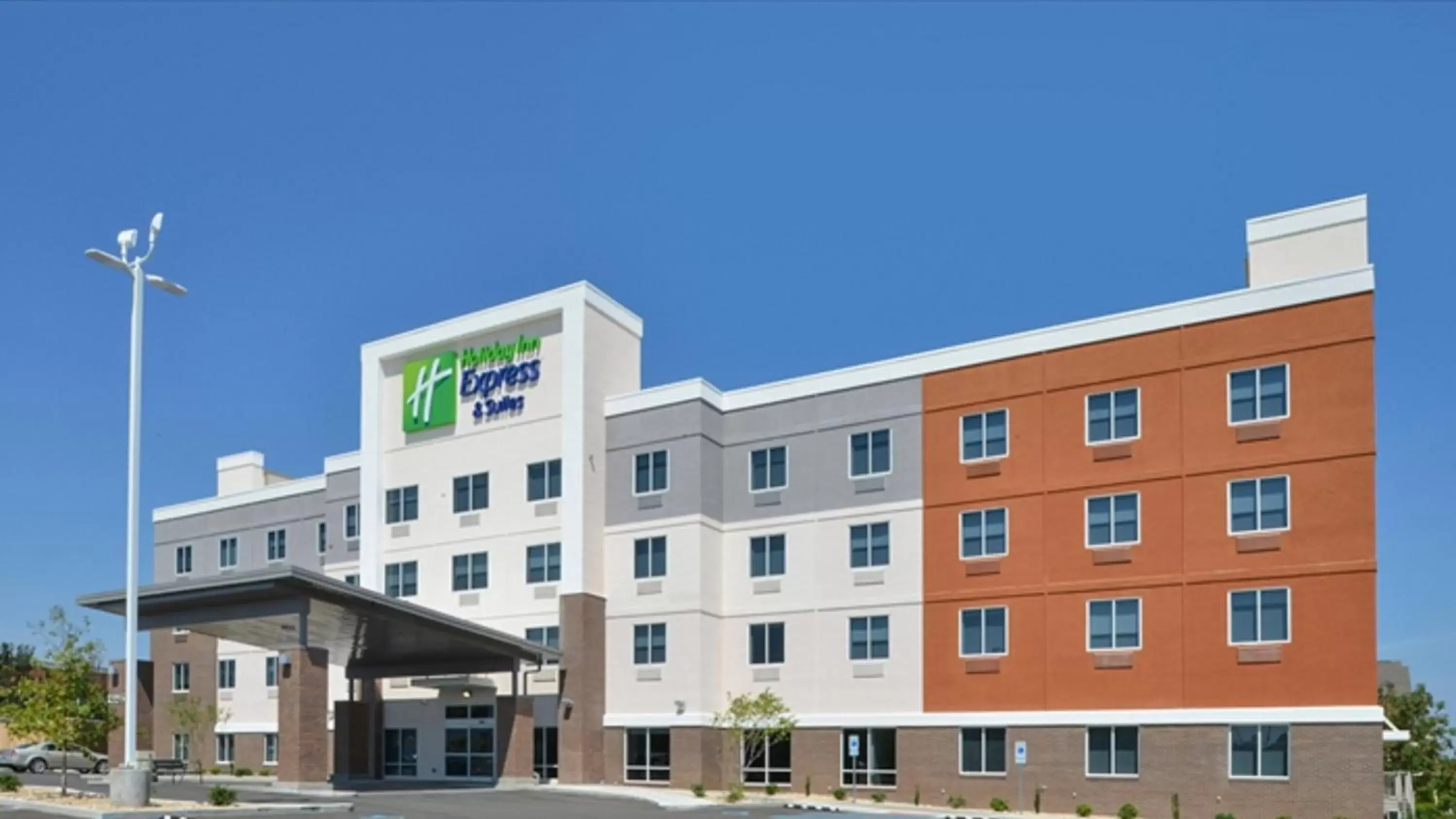 Property Building in Holiday Inn Express & Suites Lexington Midtown - I-75, an IHG Hotel