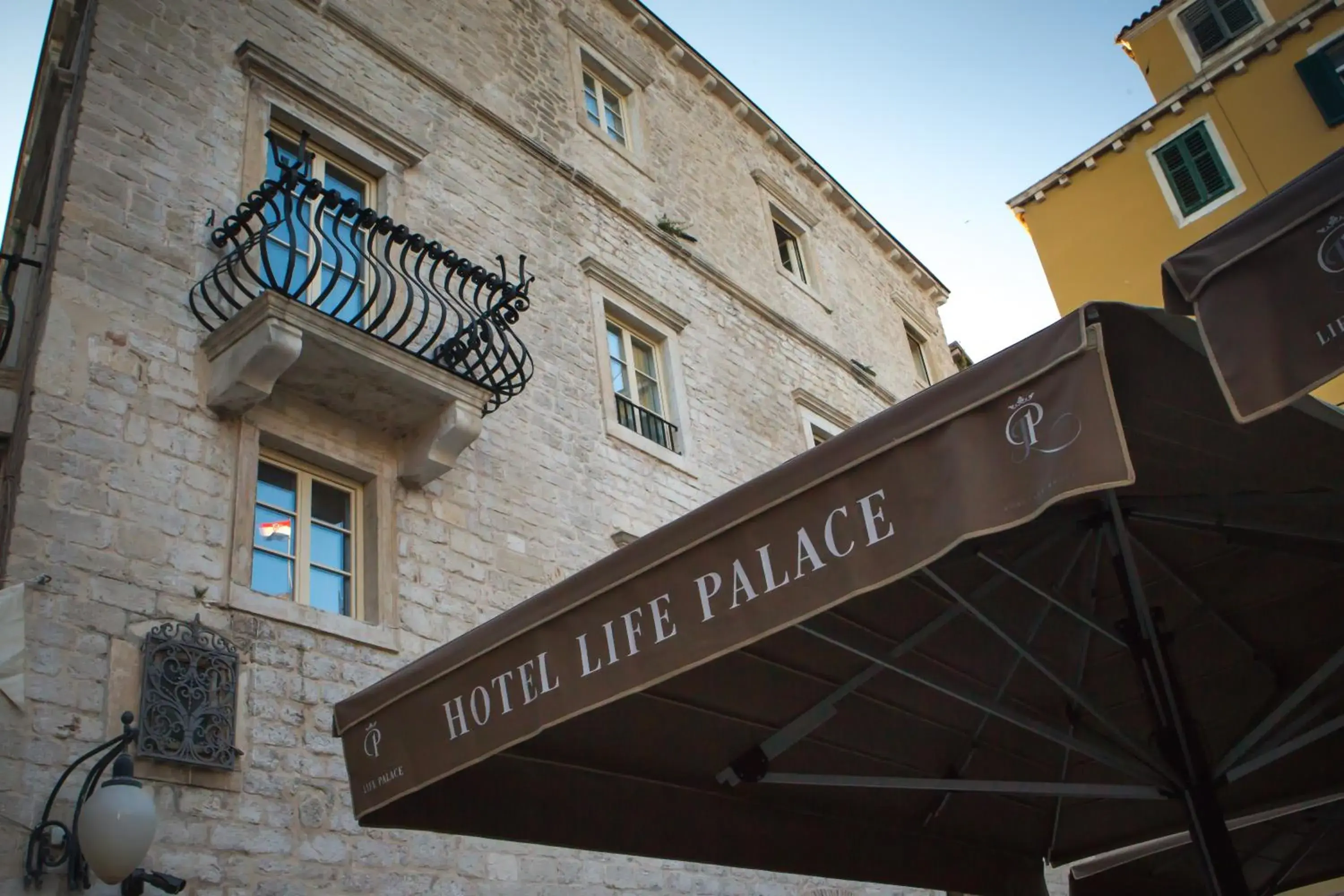 Street view, Property Building in Heritage Hotel Life Palace