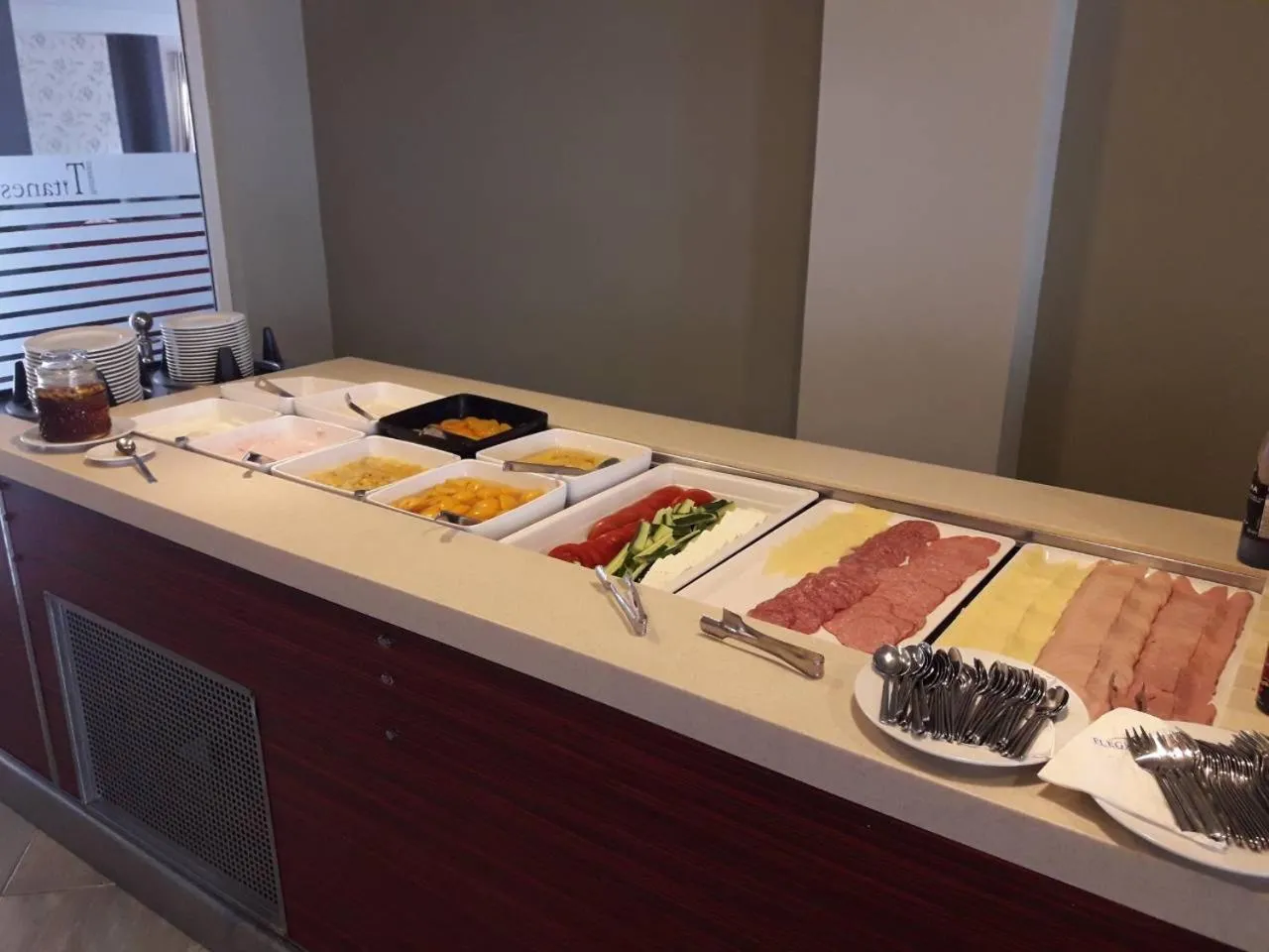 Breakfast in Flegra Palace