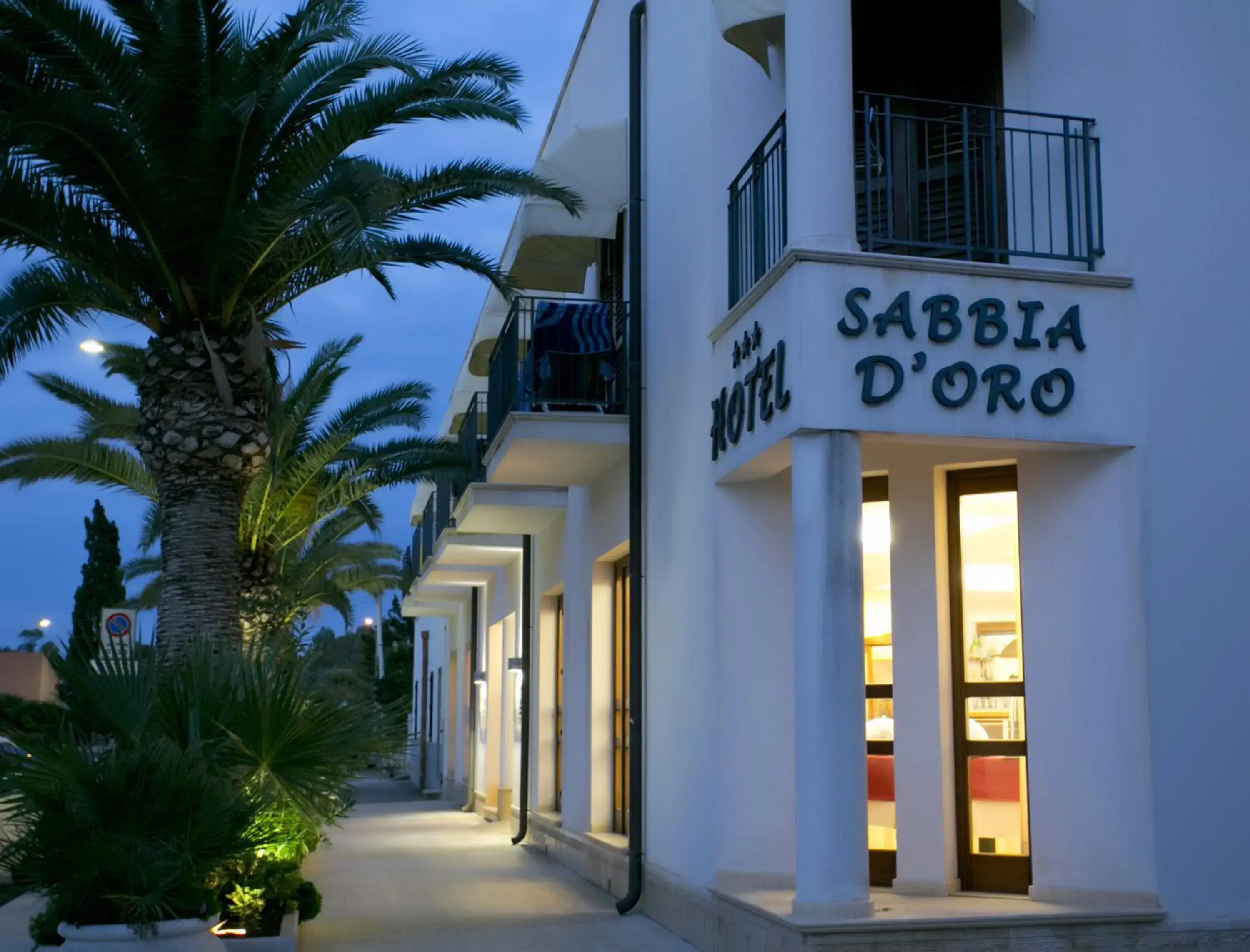 Facade/entrance, Property Building in Hotel Sabbia d'Oro