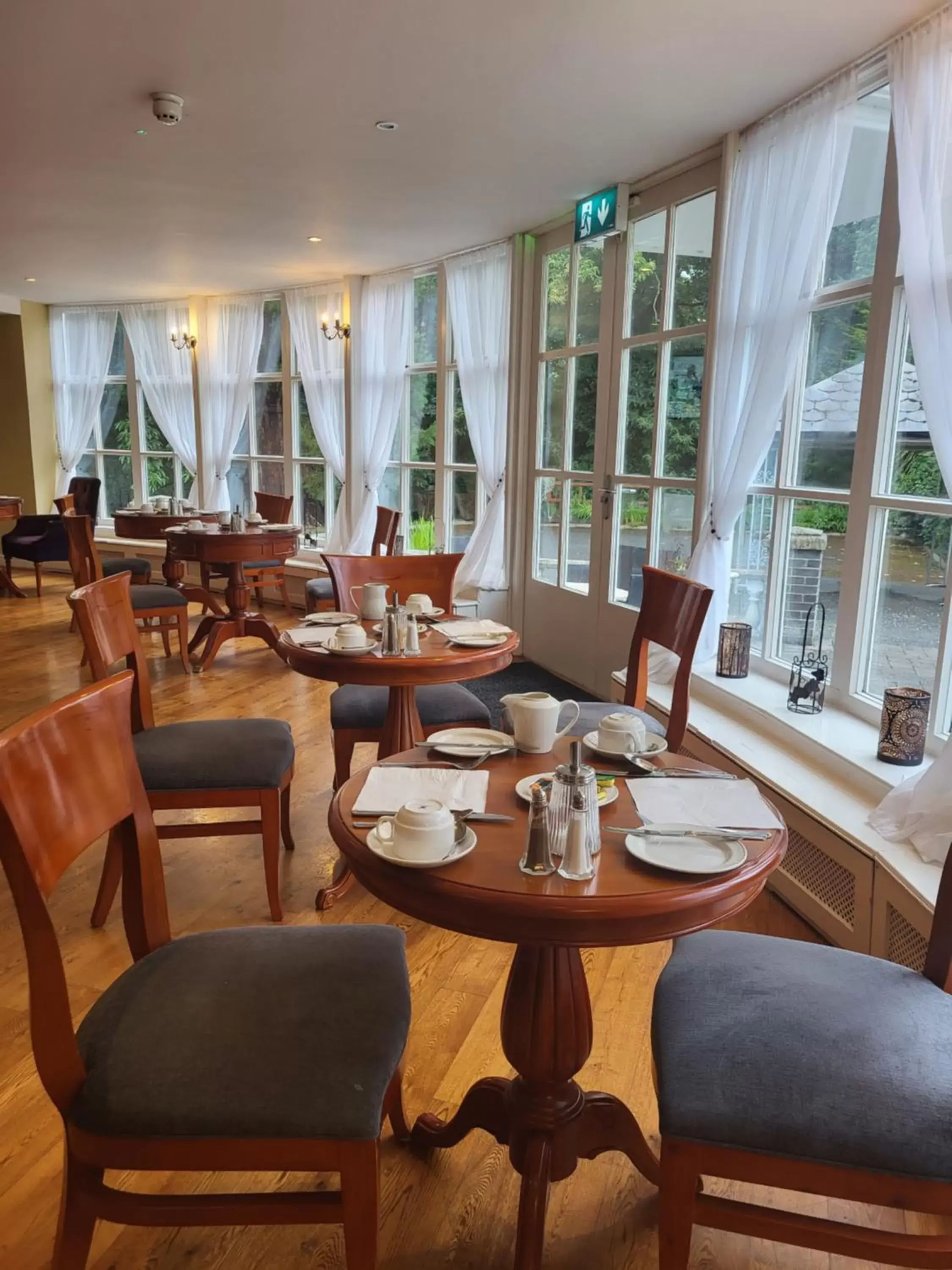 Communal lounge/ TV room, Restaurant/Places to Eat in Leixlip Manor Hotel