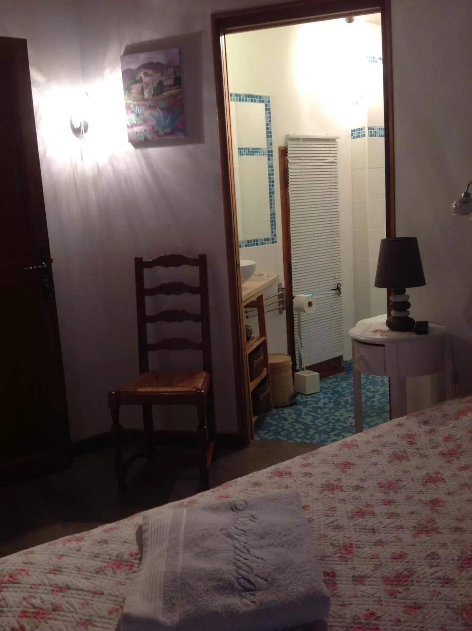 Photo of the whole room in Chez Marydidou : Chambres d'hôtes